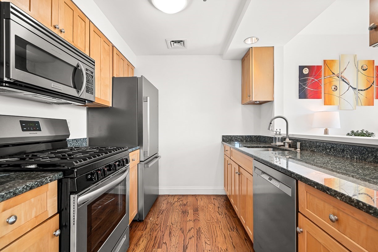 1597 Washington St # 408 Property Photo 8