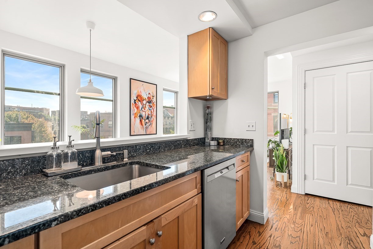 1597 Washington St # 408 Property Photo 10
