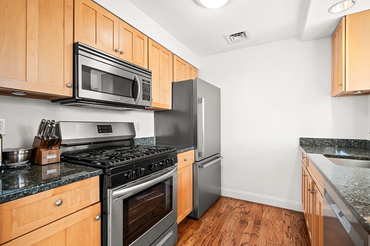 1597 Washington St # 408 Property Photo 11