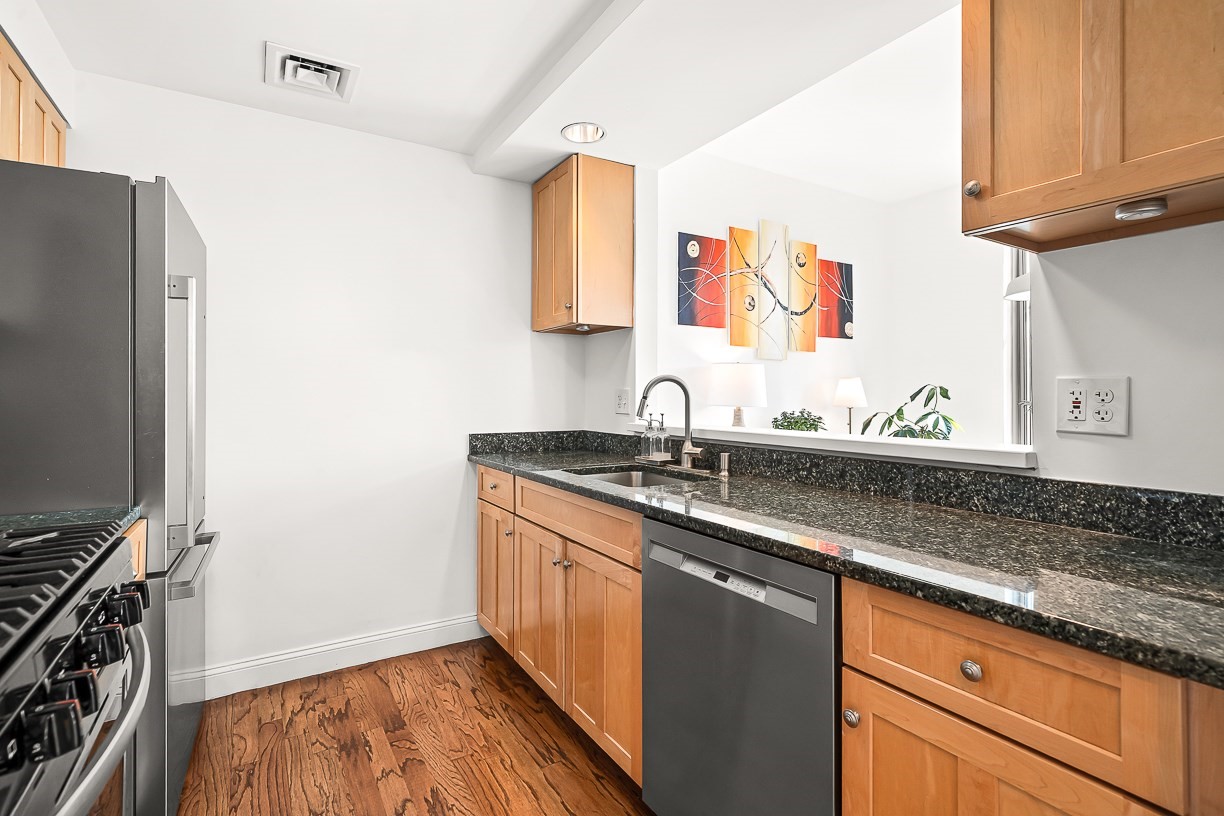 1597 Washington St # 408 Property Photo 12