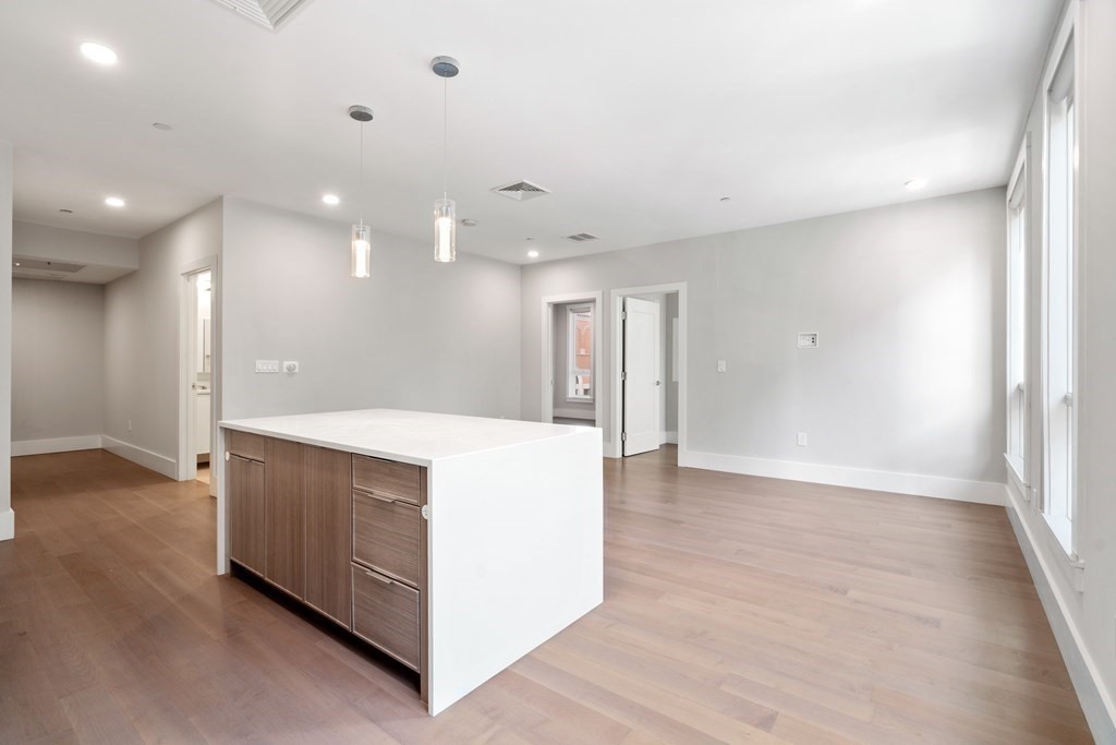 3193 Washington St. # 305 Property Photo 6