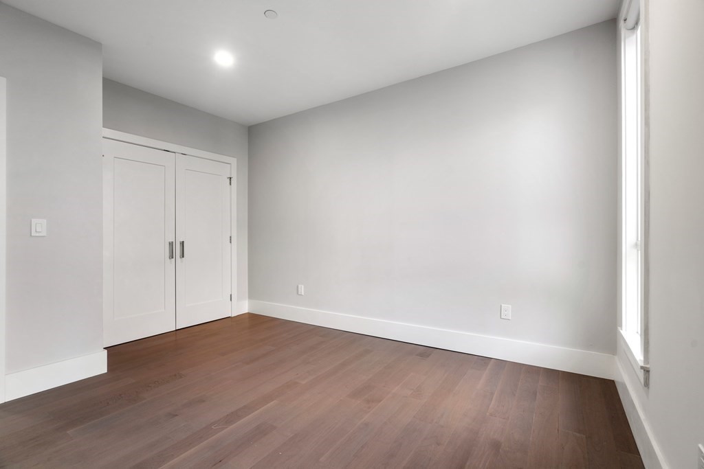 3193 Washington St. # 305 Property Photo 10