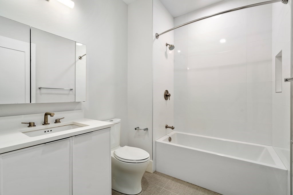 3193 Washington St. # 305 Property Photo 11
