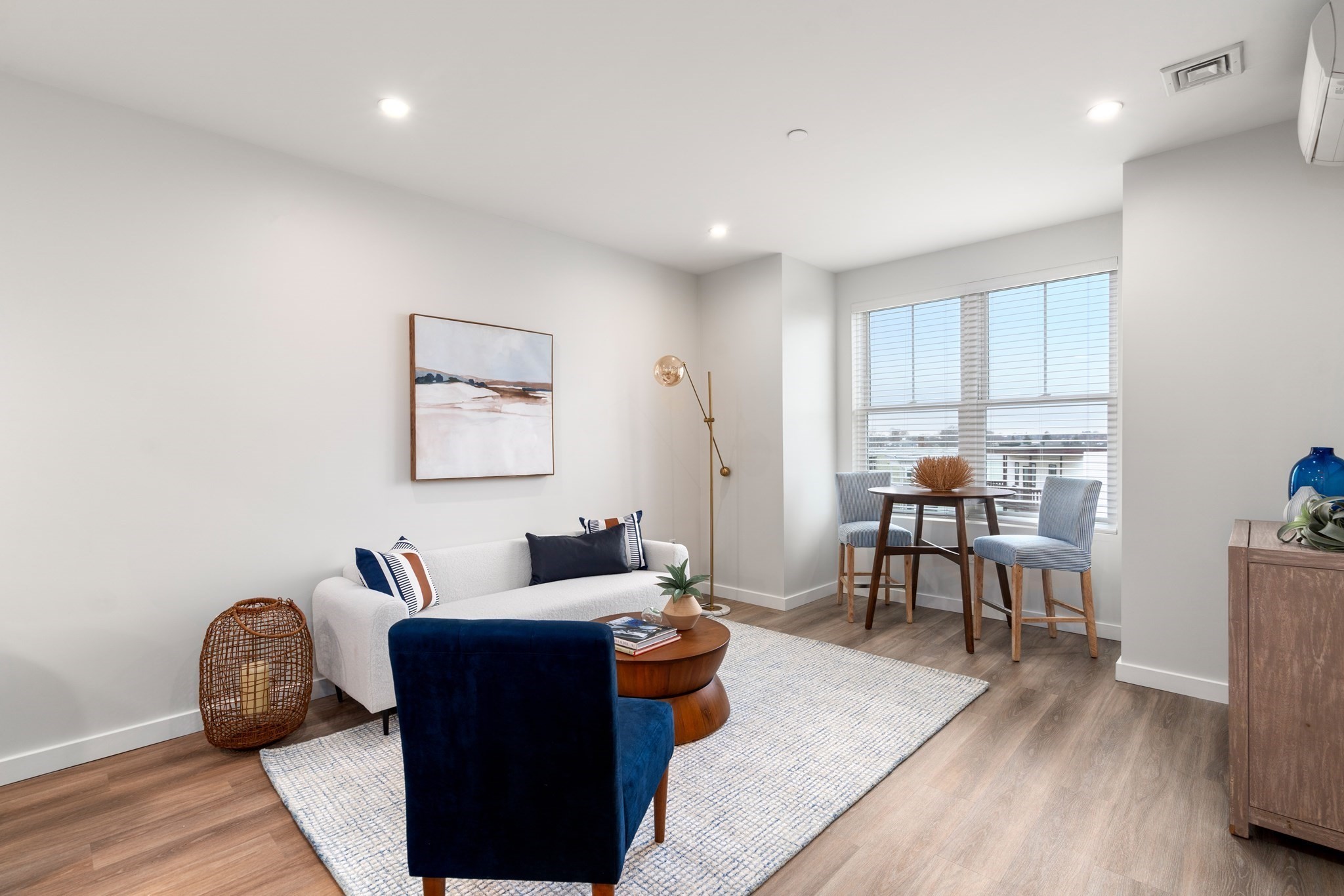 10 Somerset # 210 Property Photo 2