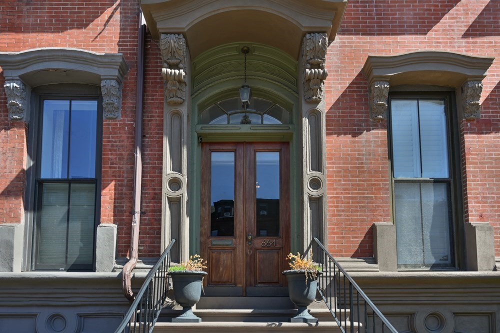 664 Massachusetts Ave # 4 Property Photo 2