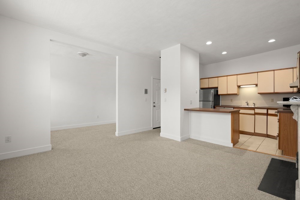 664 Massachusetts Ave # 4 Property Photo 8