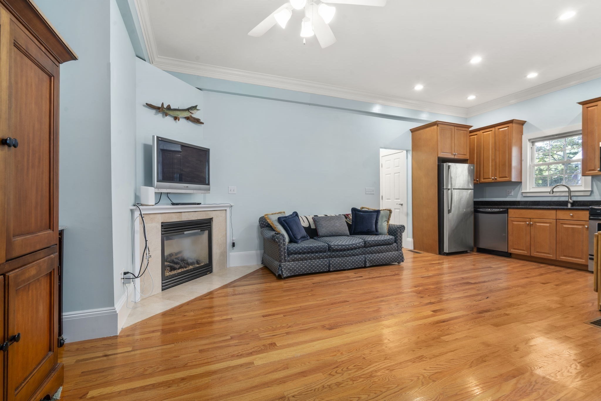 8 Parker Rd # 4 Property Photo 5