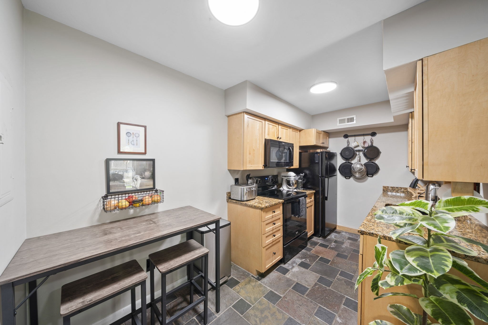 233 Lake Street # F Property Photo 3