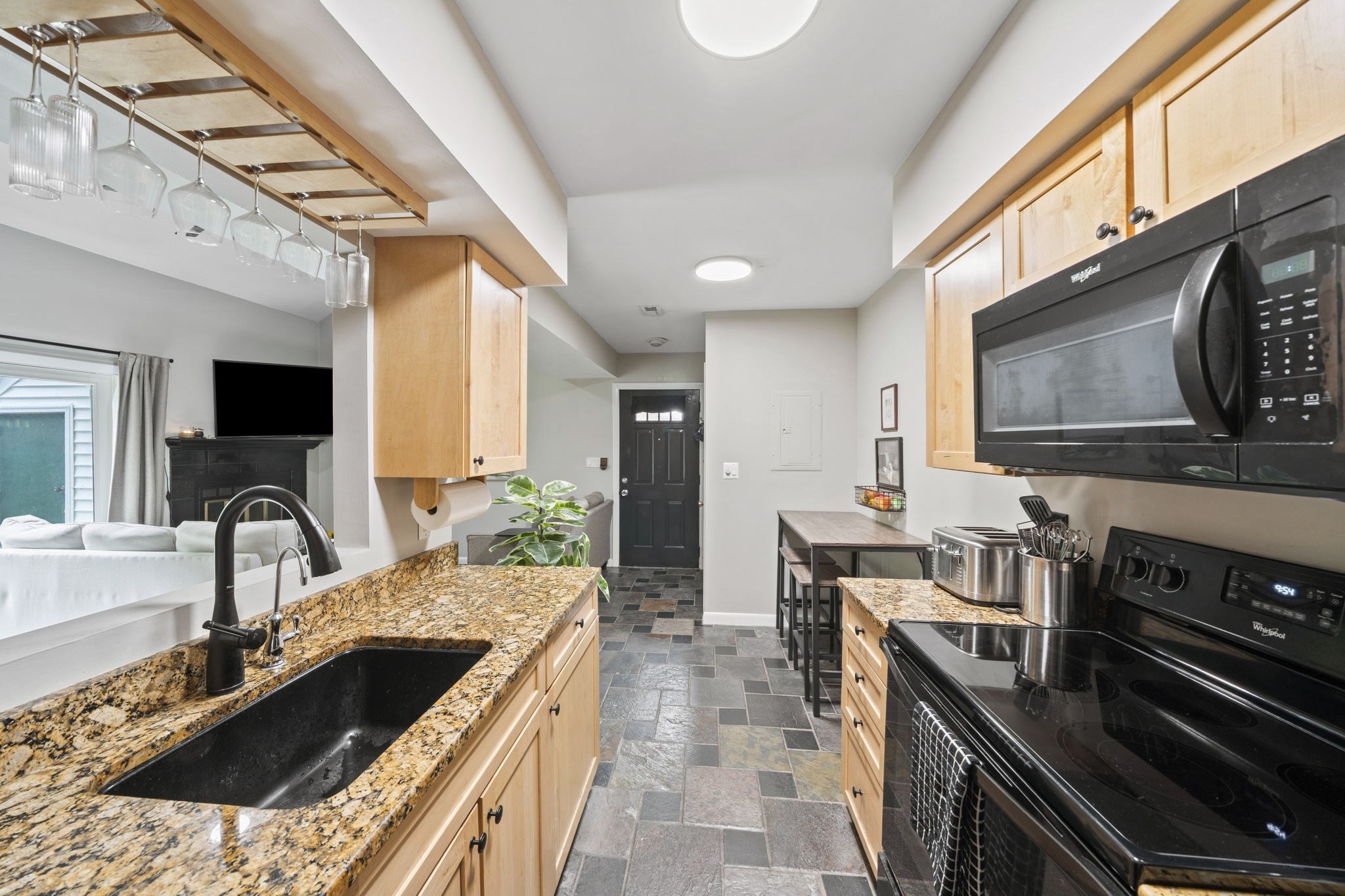 233 Lake Street # F Property Photo 4