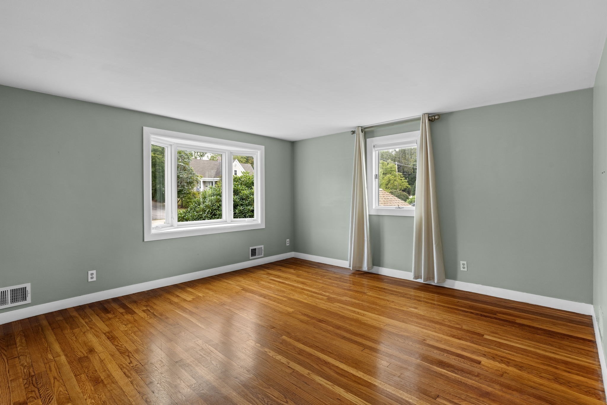 50 Main St Property Photo 2