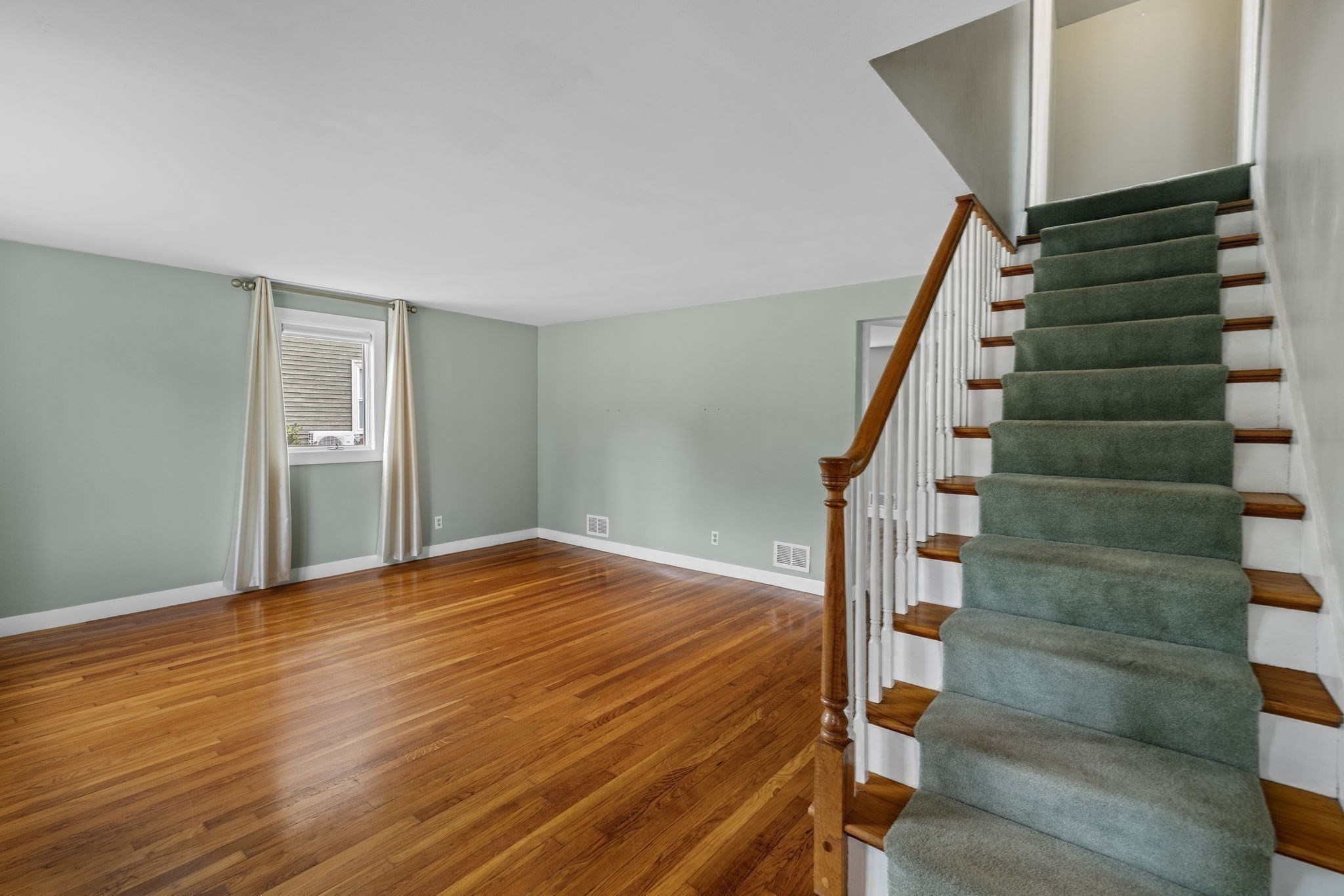 50 Main St Property Photo 12