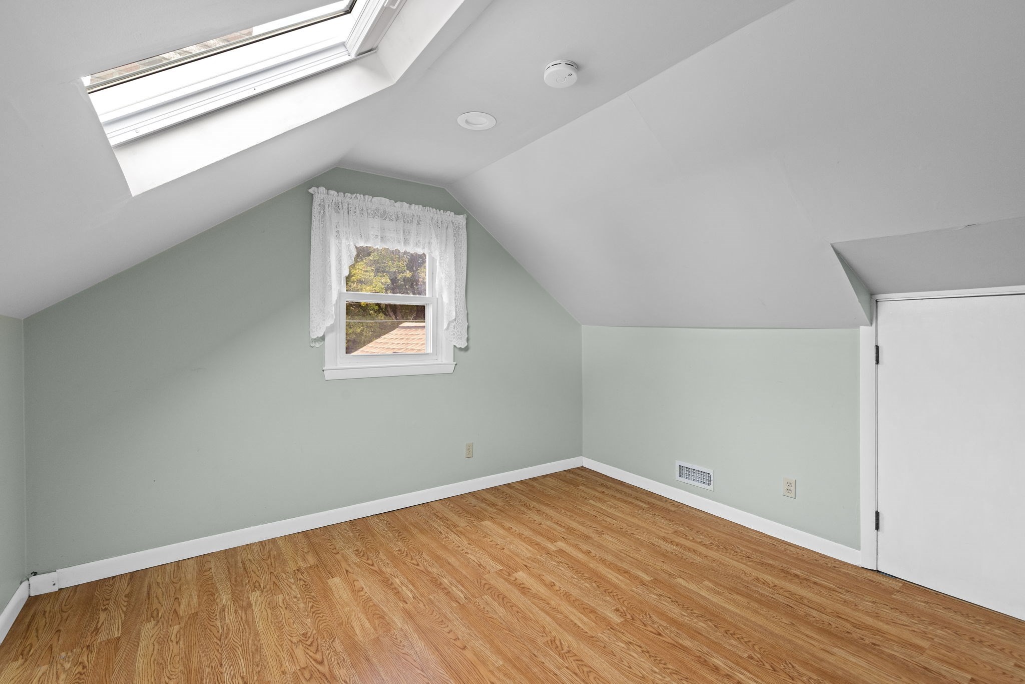 50 Main St Property Photo 24