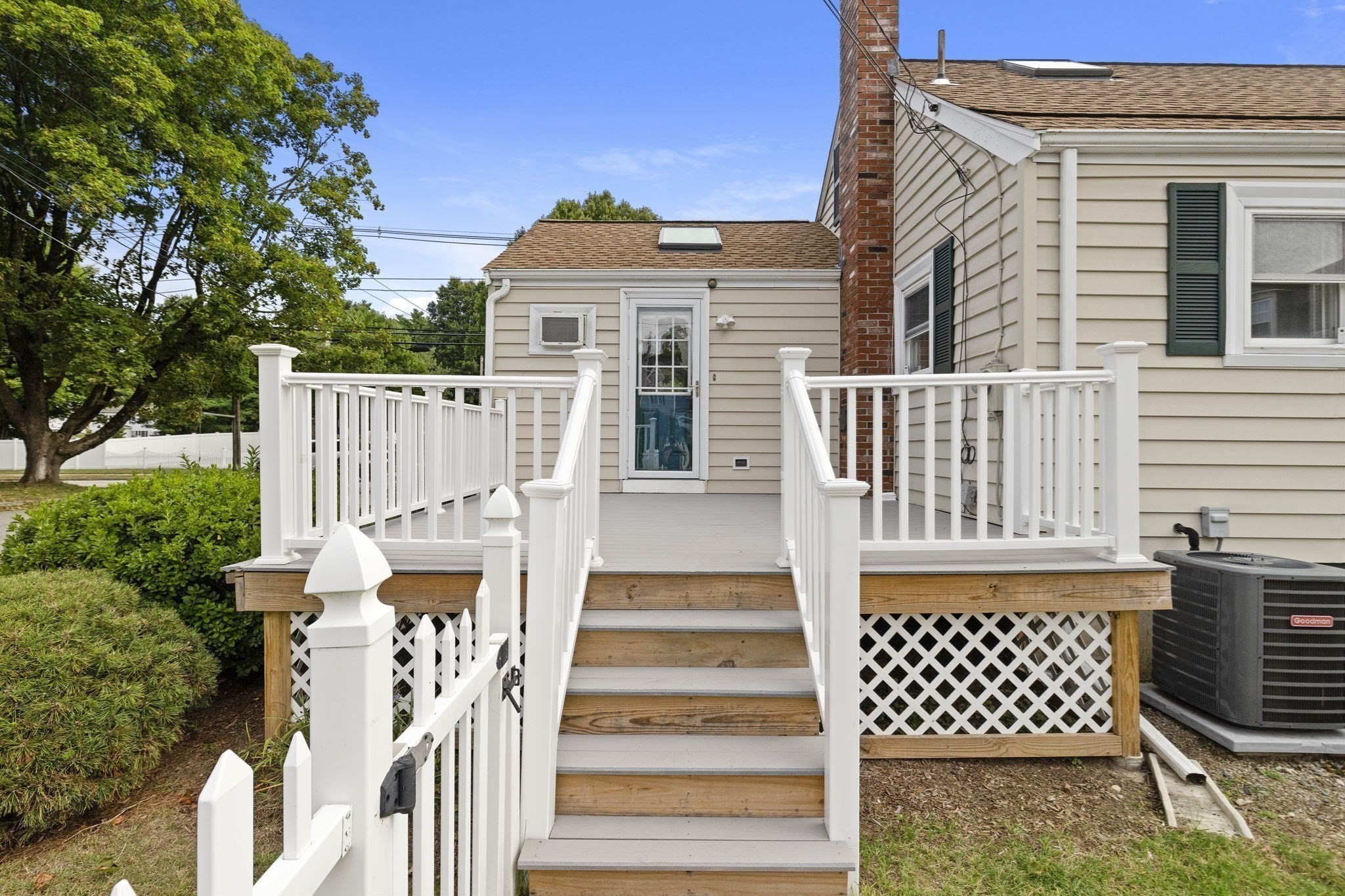 50 Main St Property Photo 34
