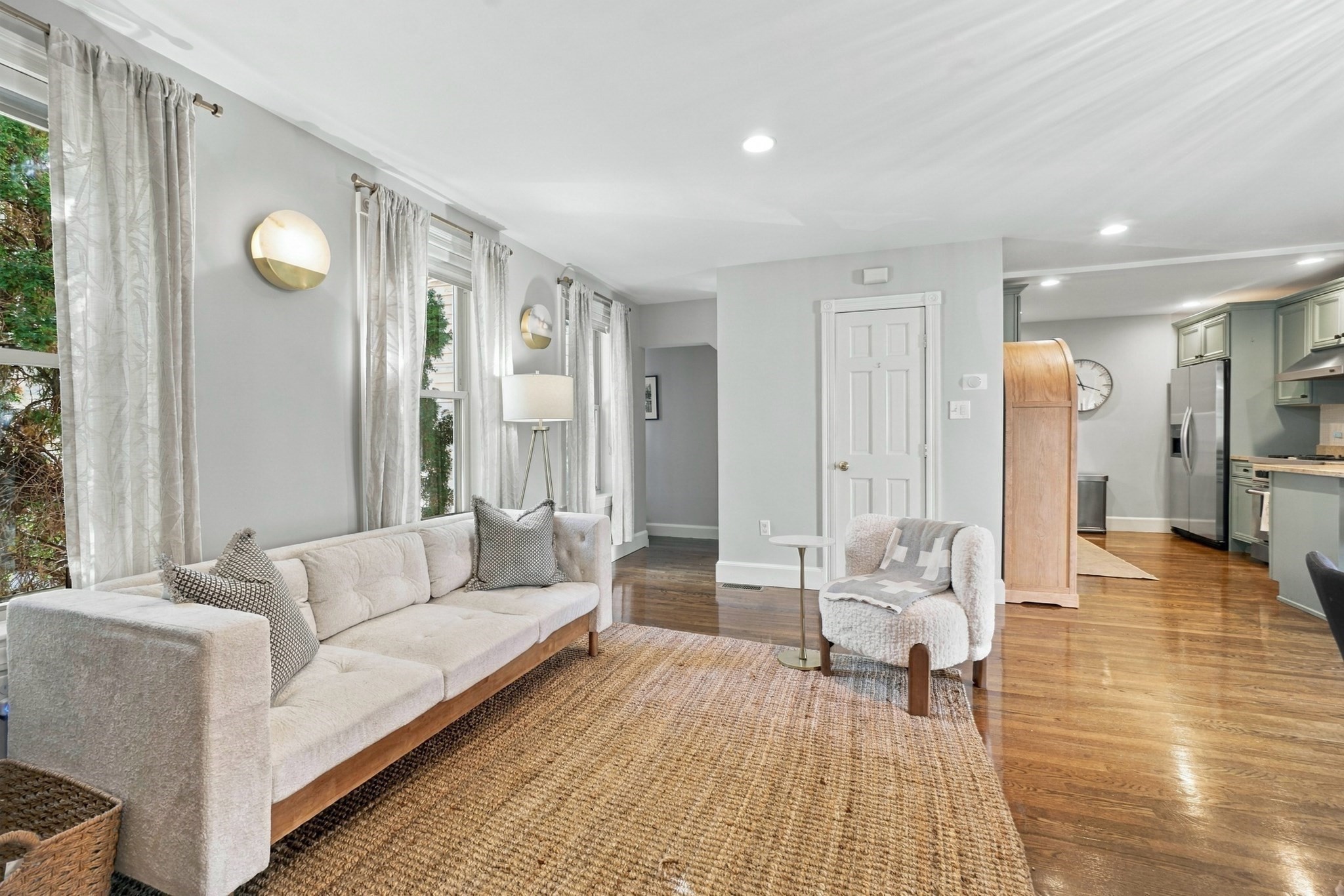 6 Franklin St # 2 Property Photo 4