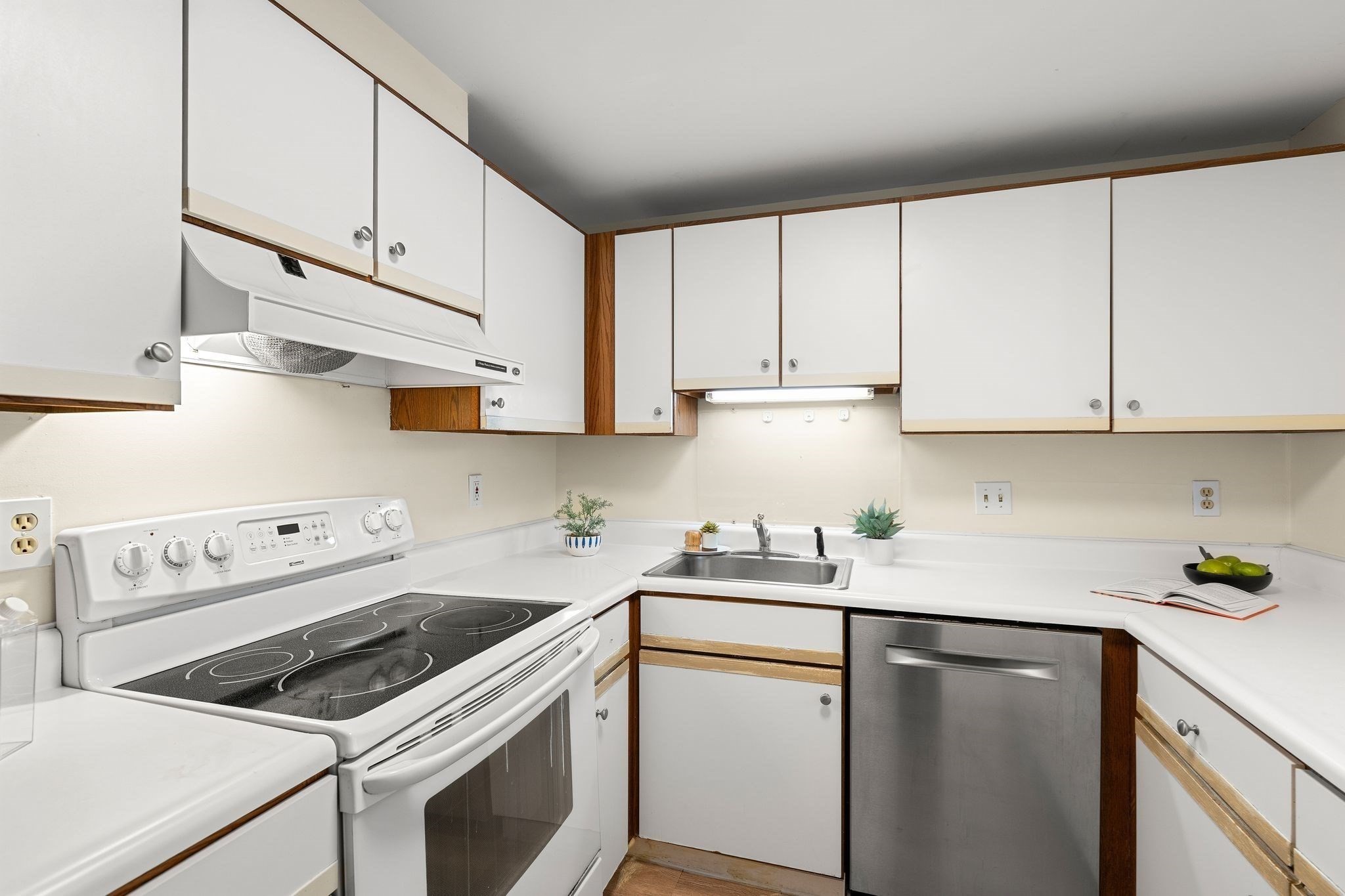 1 Watermill Pl # 121 Property Photo 13