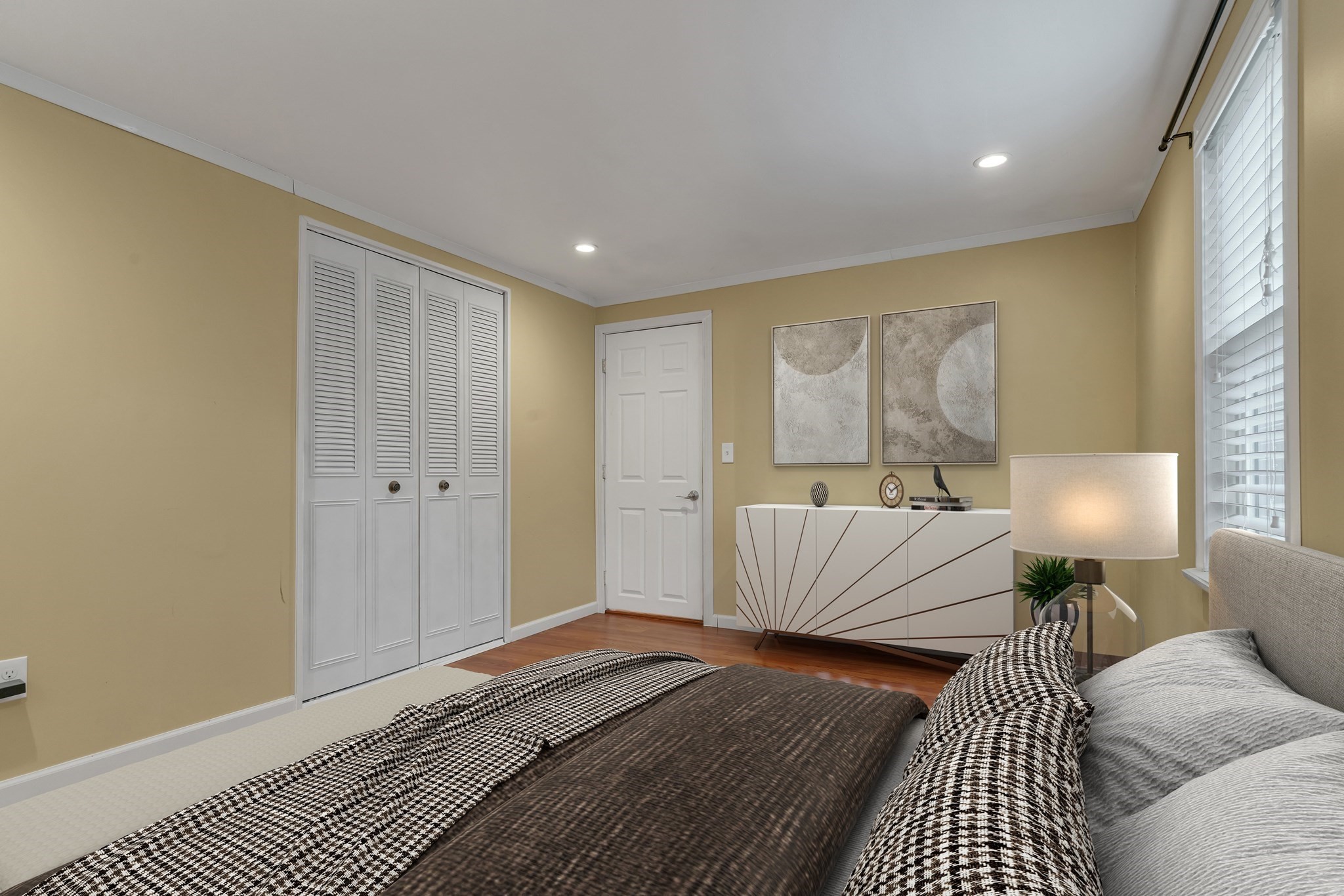 204 Talcott St Property Photo 9