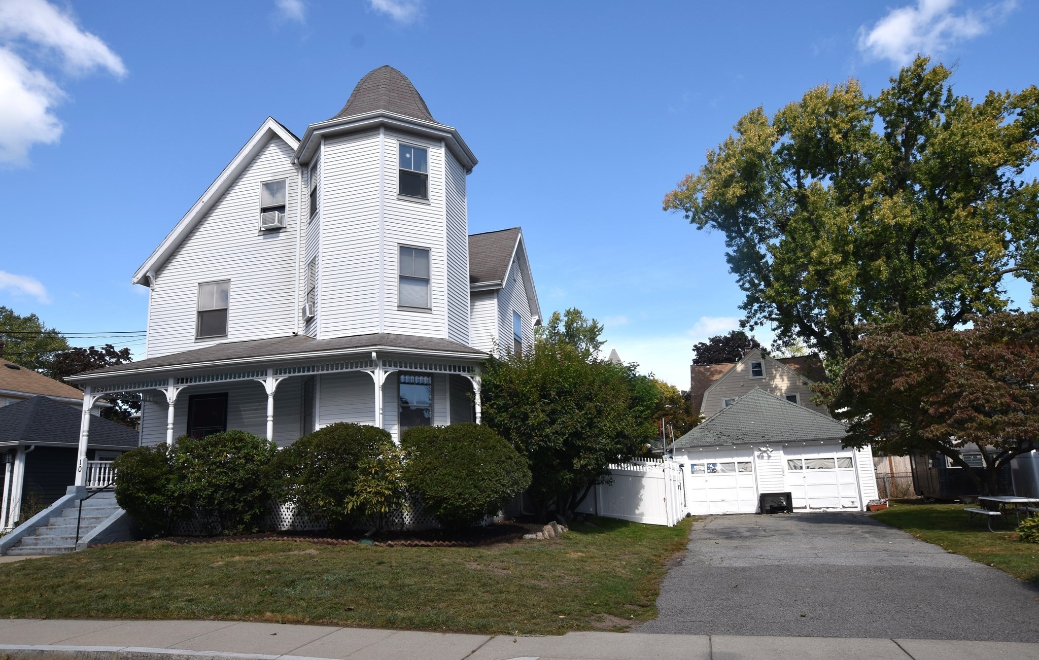 10 Holly St Property Photo 1