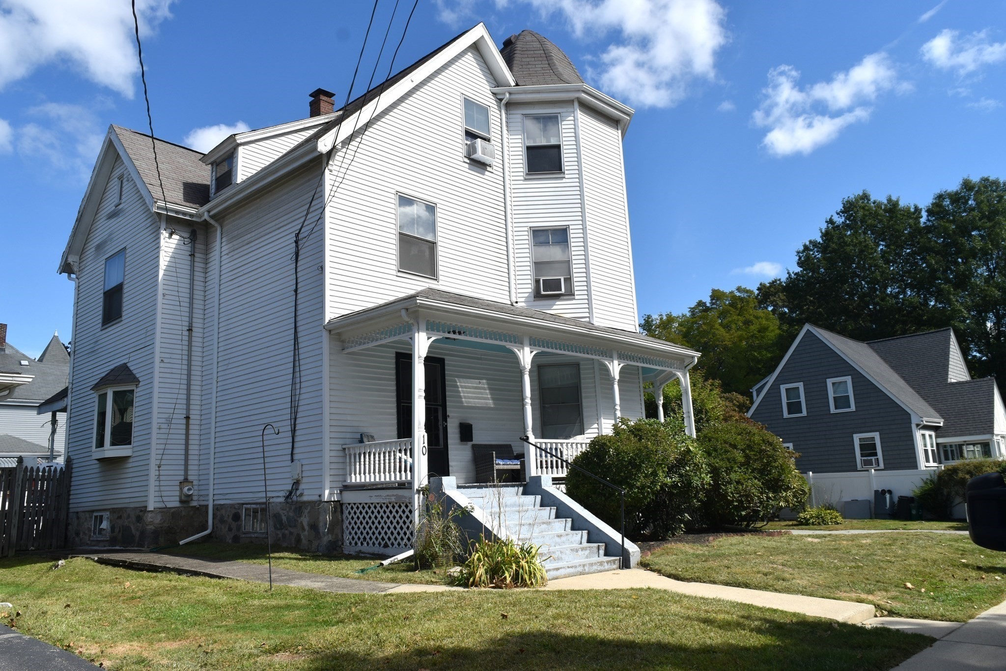 10 Holly St Property Photo 3