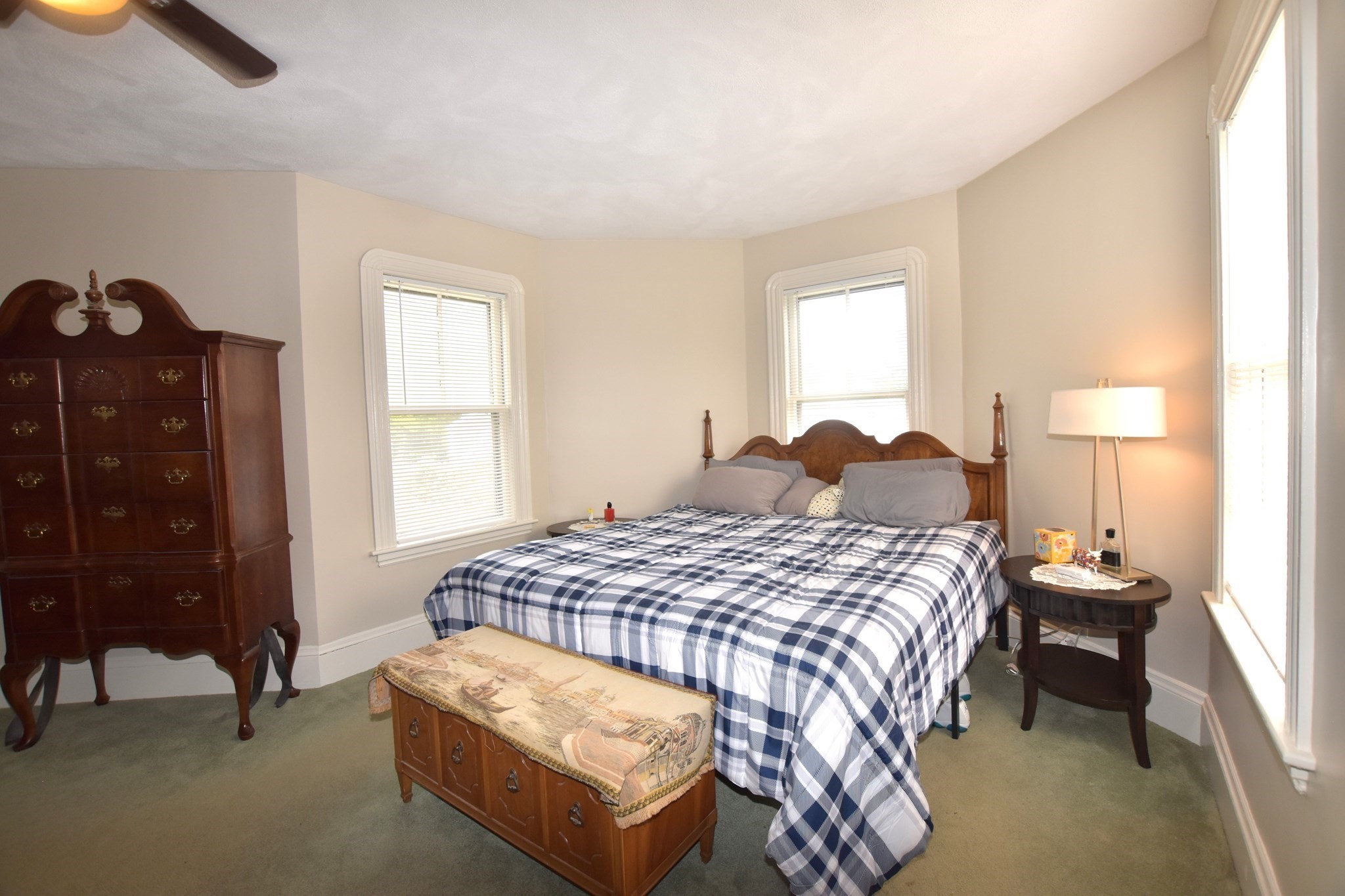 10 Holly St Property Photo 17
