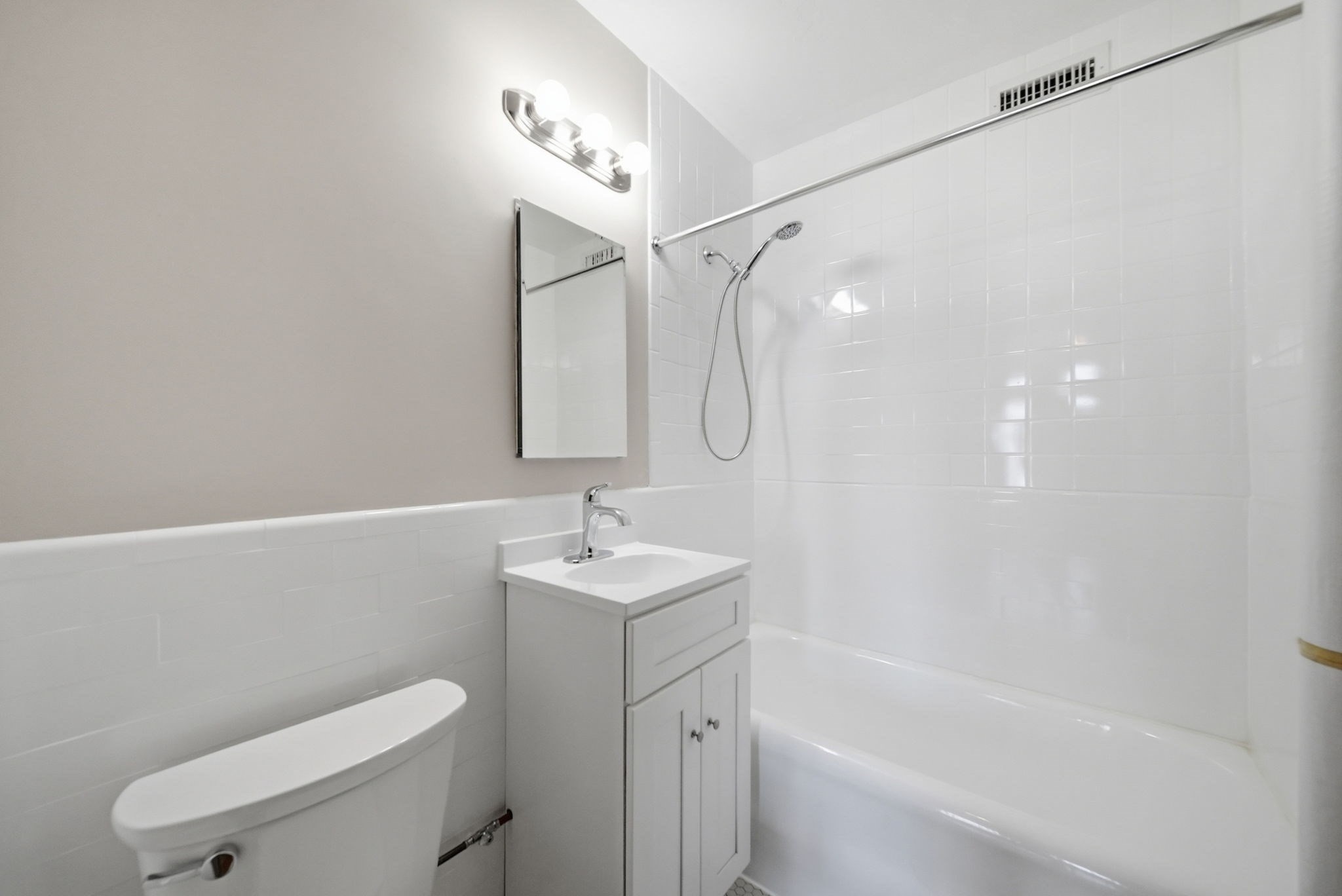 39 Richardson Ave # 18 Property Photo 11