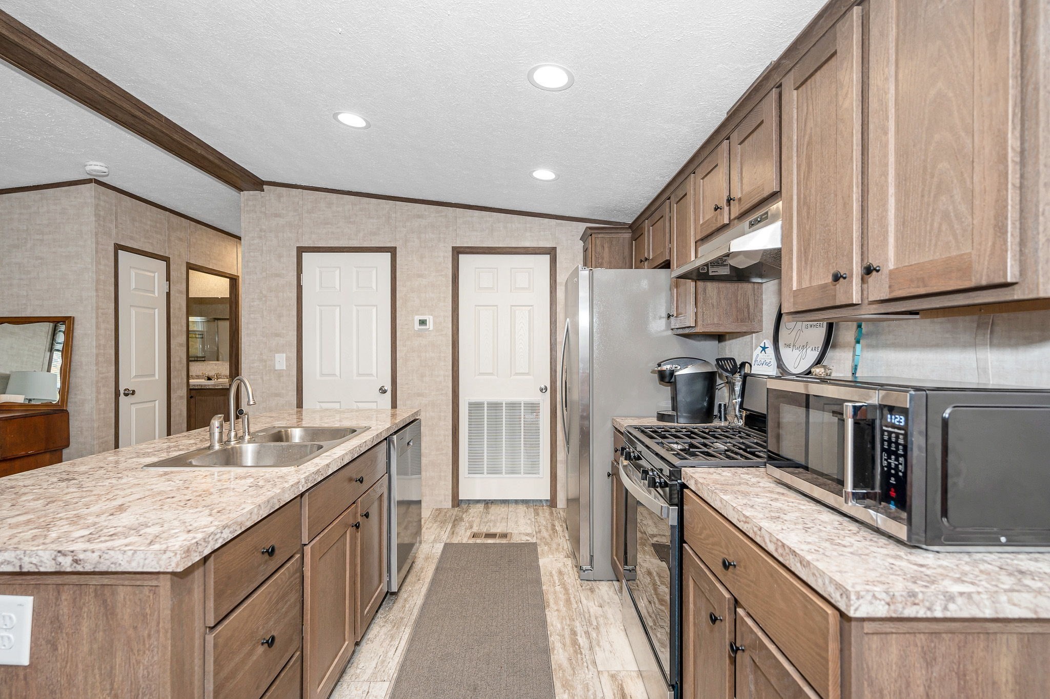 41 B St Property Photo 6