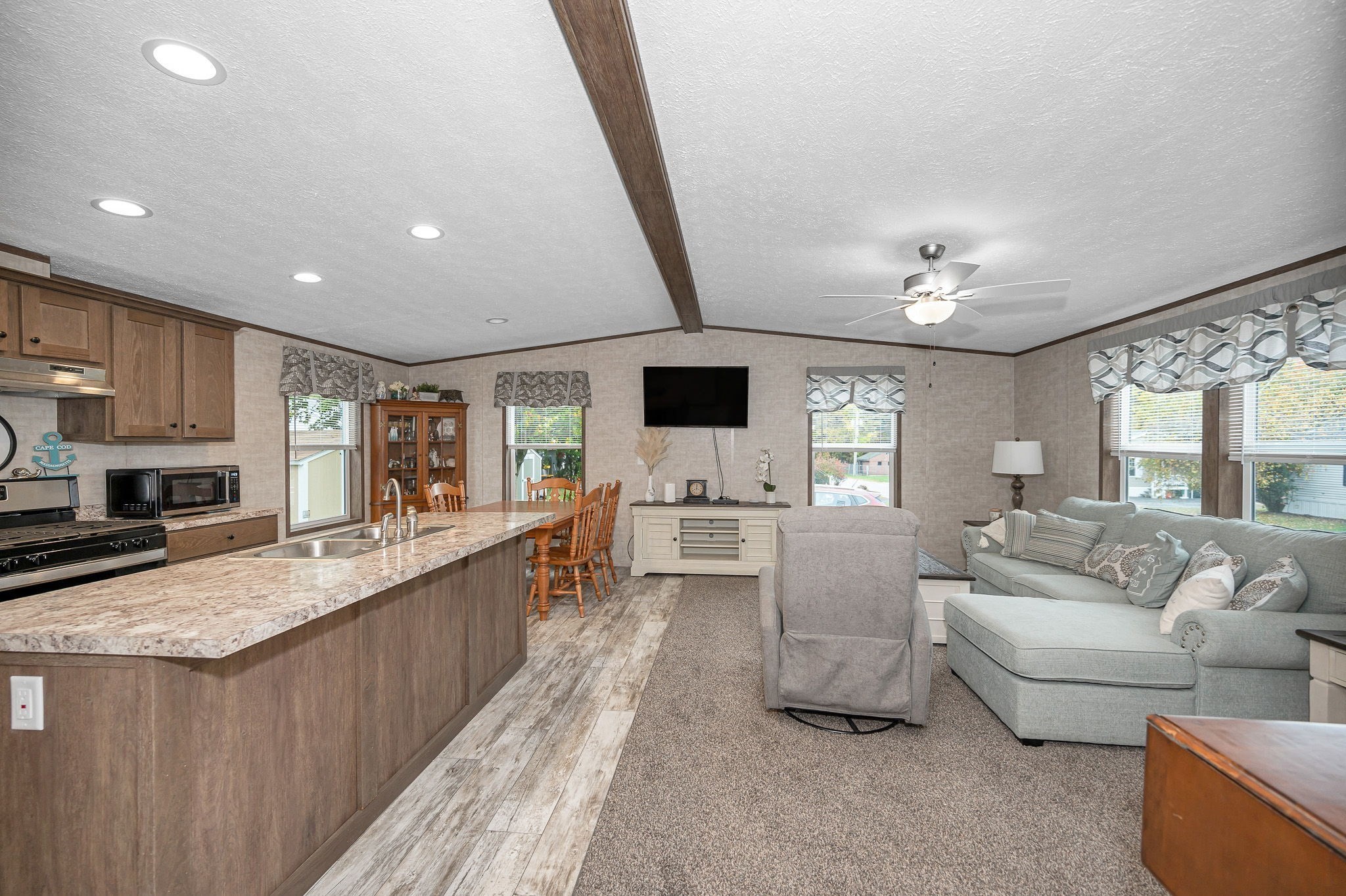 41 B St Property Photo 12