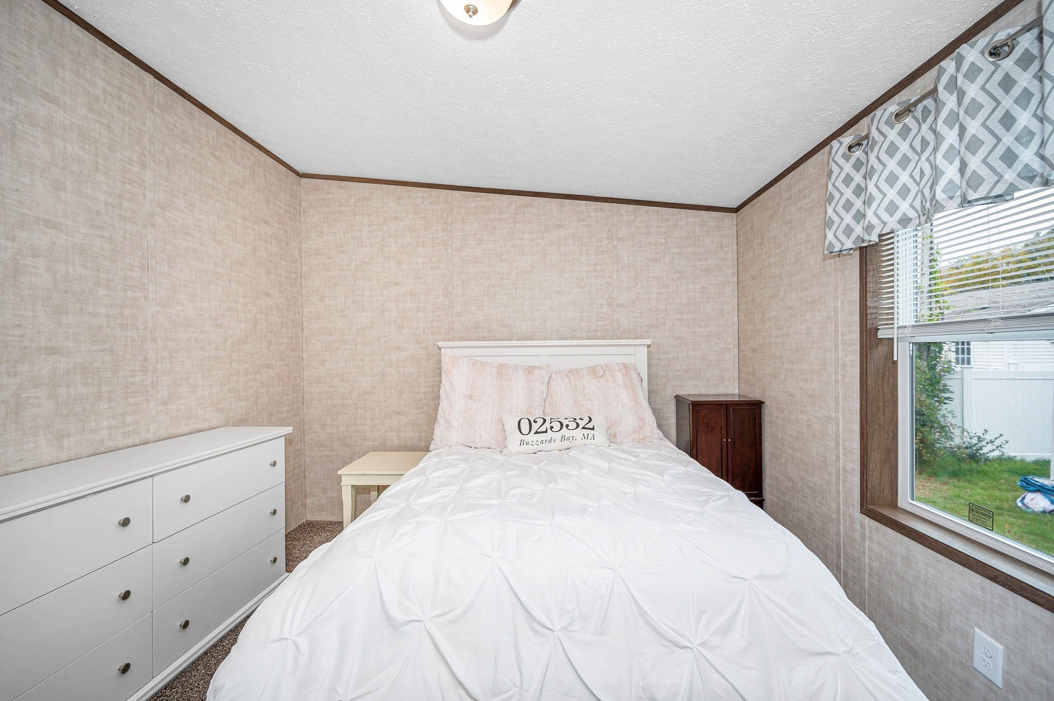 41 B St Property Photo 17