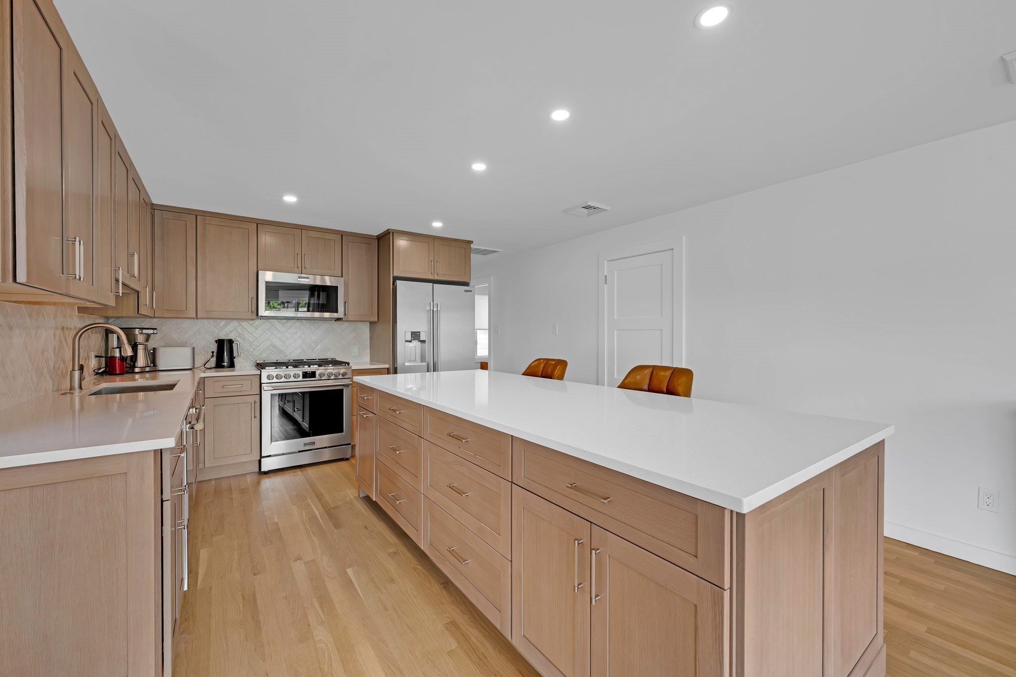 79 Chilmark St Property Photo 3