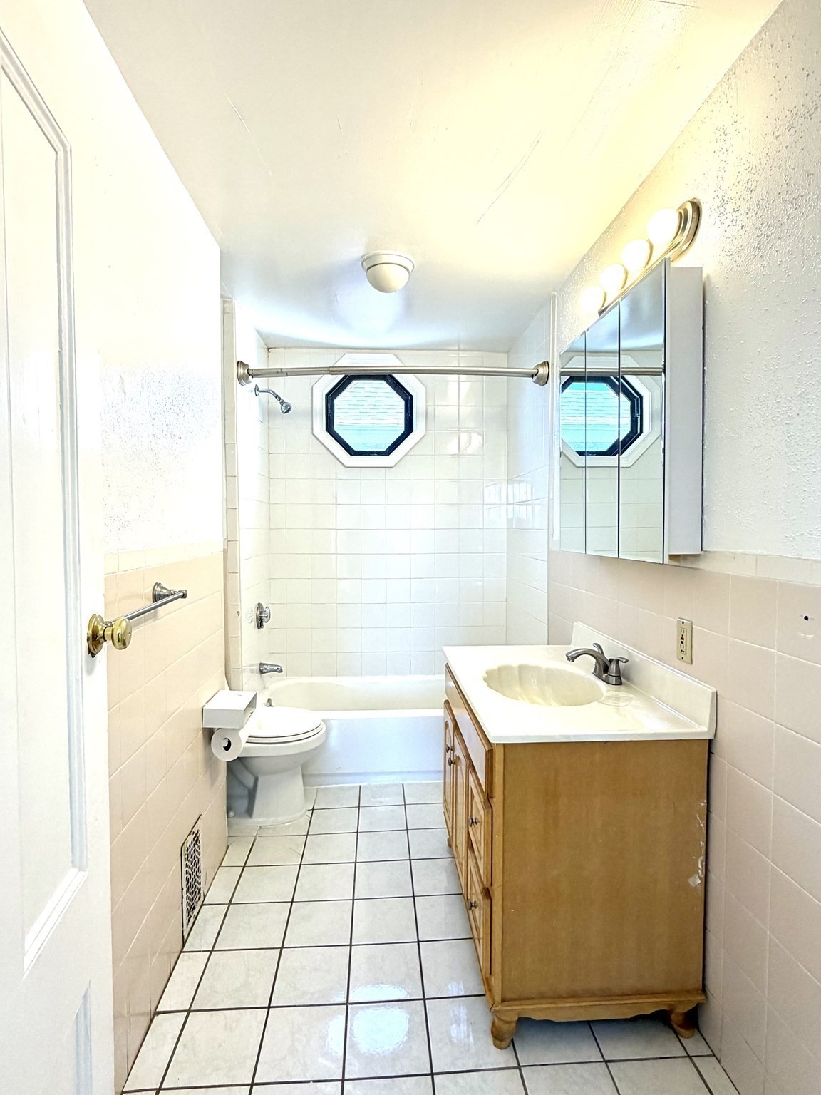 16 Salem St Property Photo 24