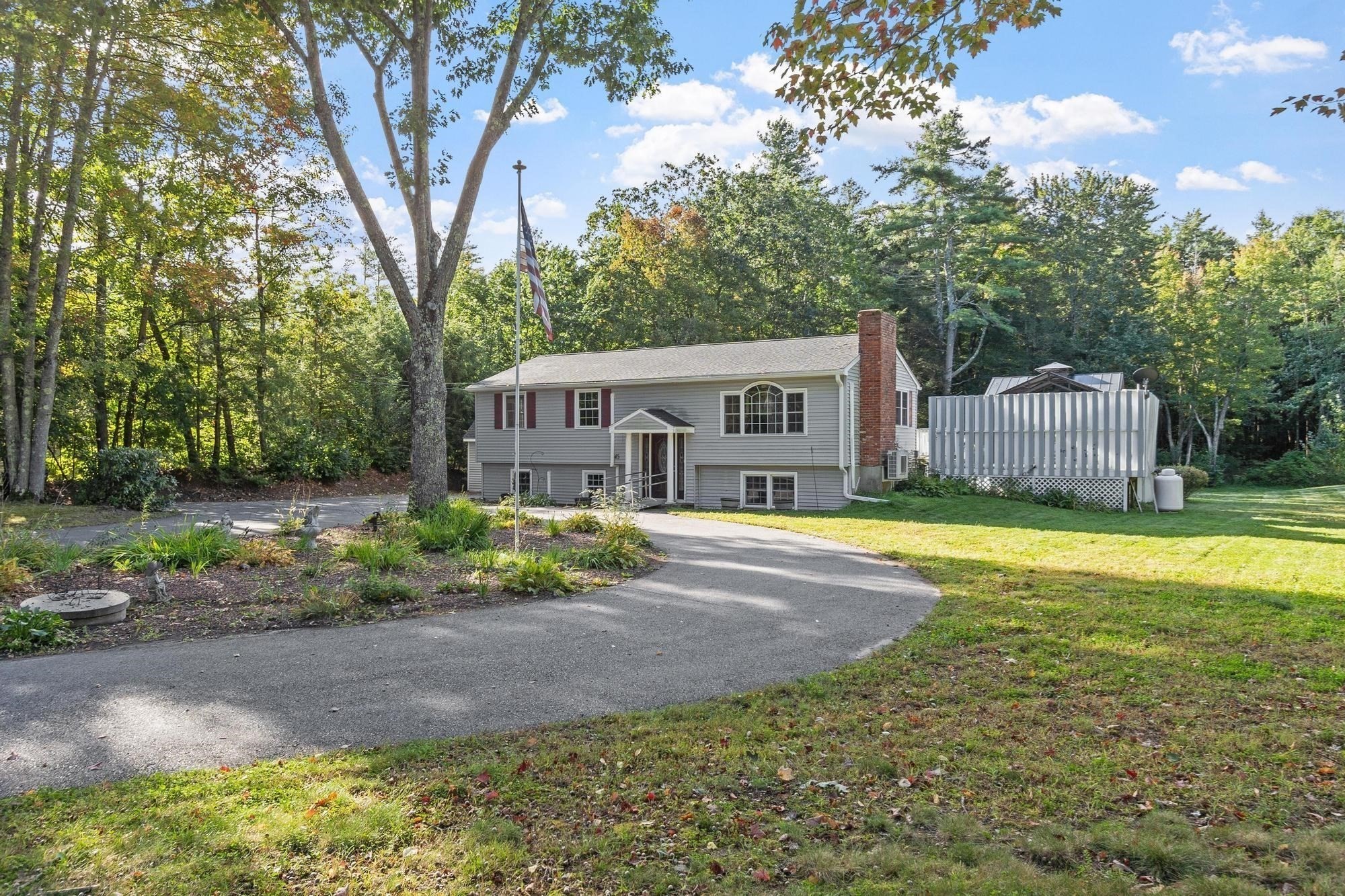 45 Williamsville Rd Property Photo 1
