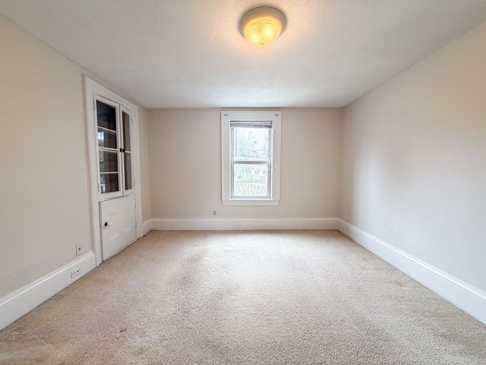 233 Forest St # 233 Property Photo 7