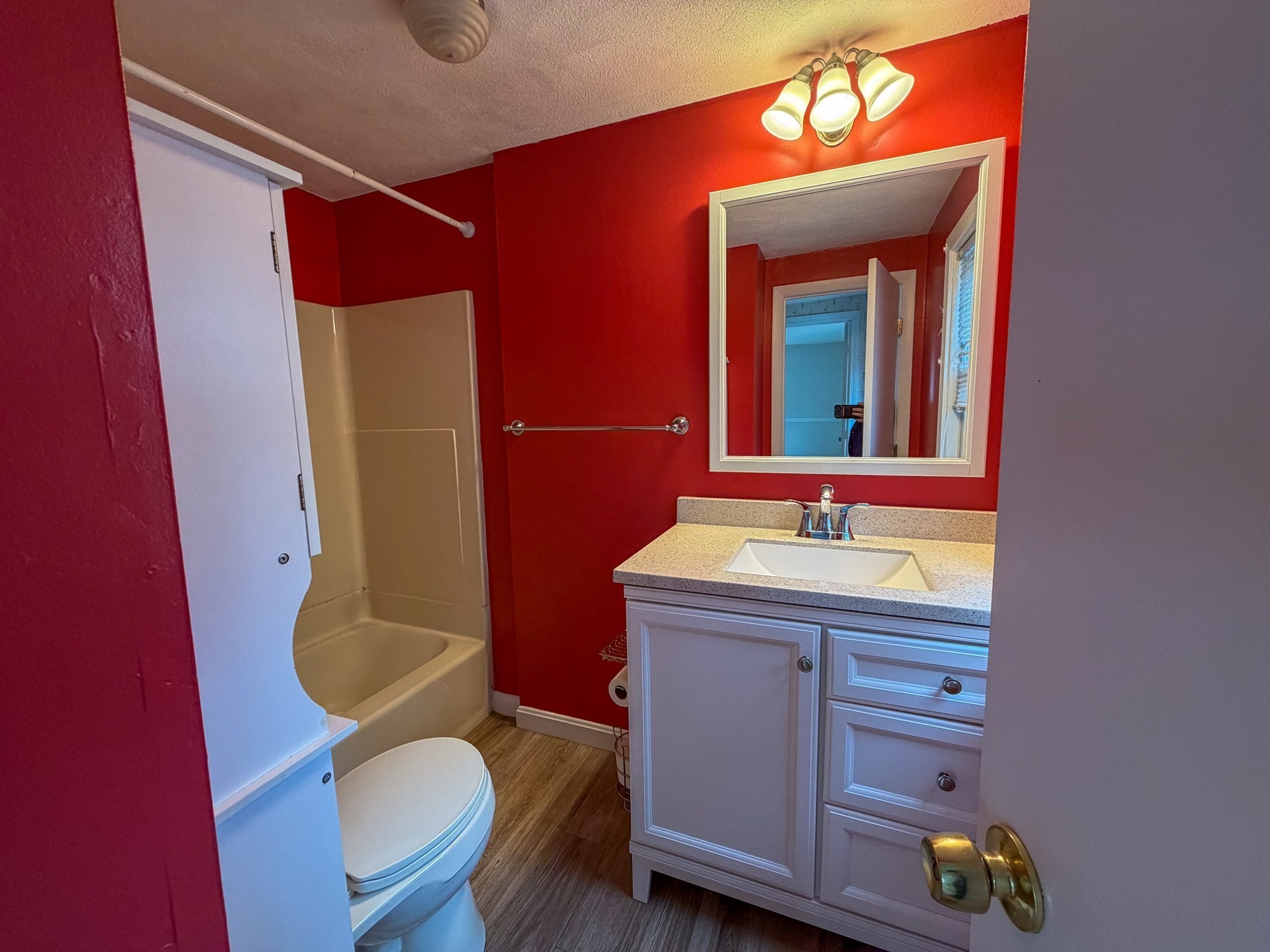 233 Forest St # 233 Property Photo 16