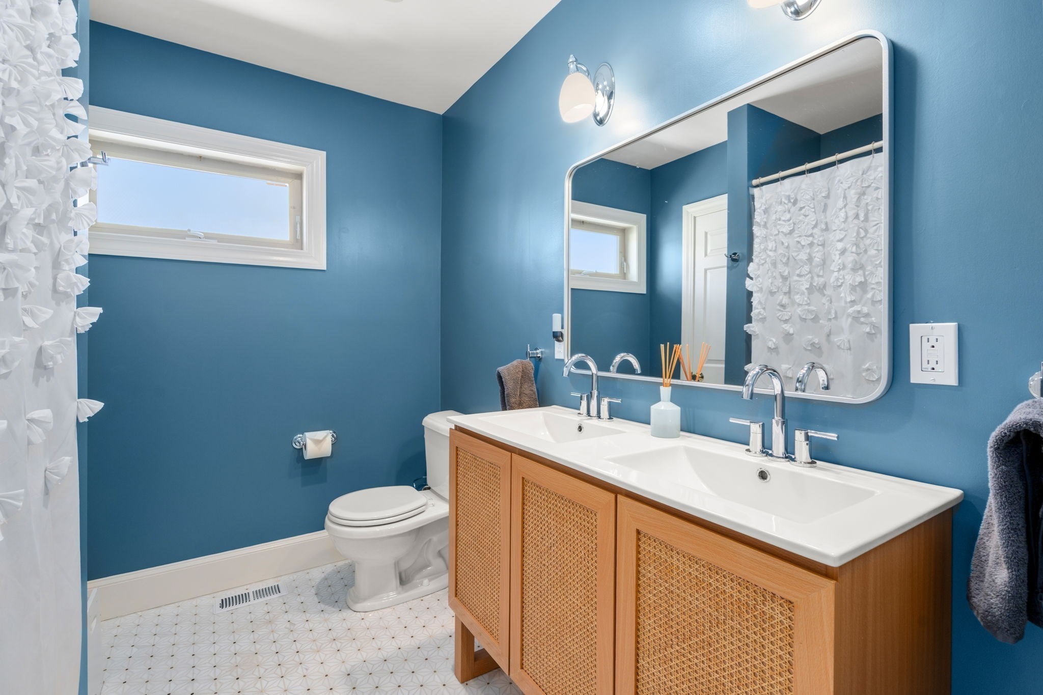 6 Franklin St # 2 Property Photo 19