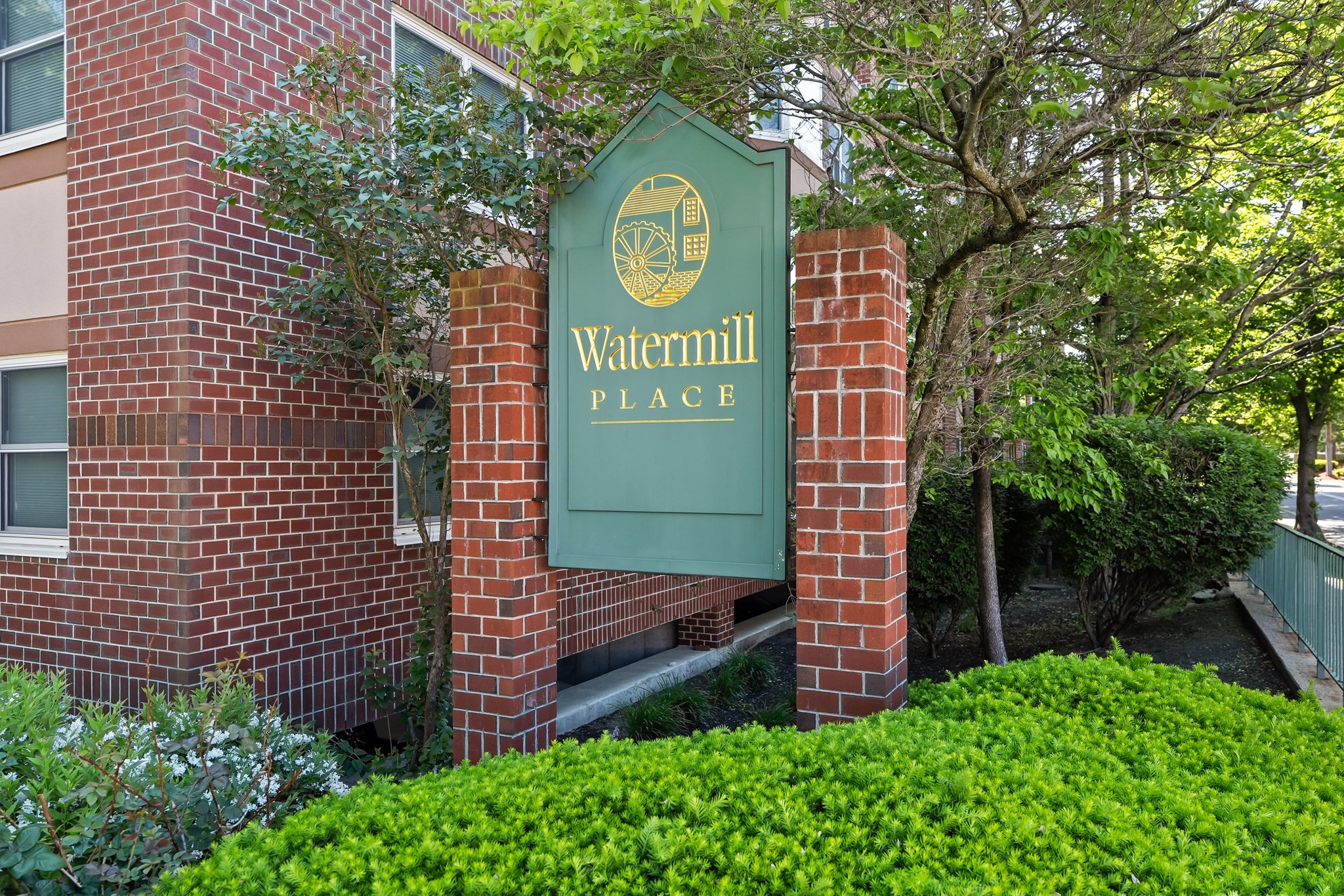 1 Watermill Pl # 426 Property Photo 1