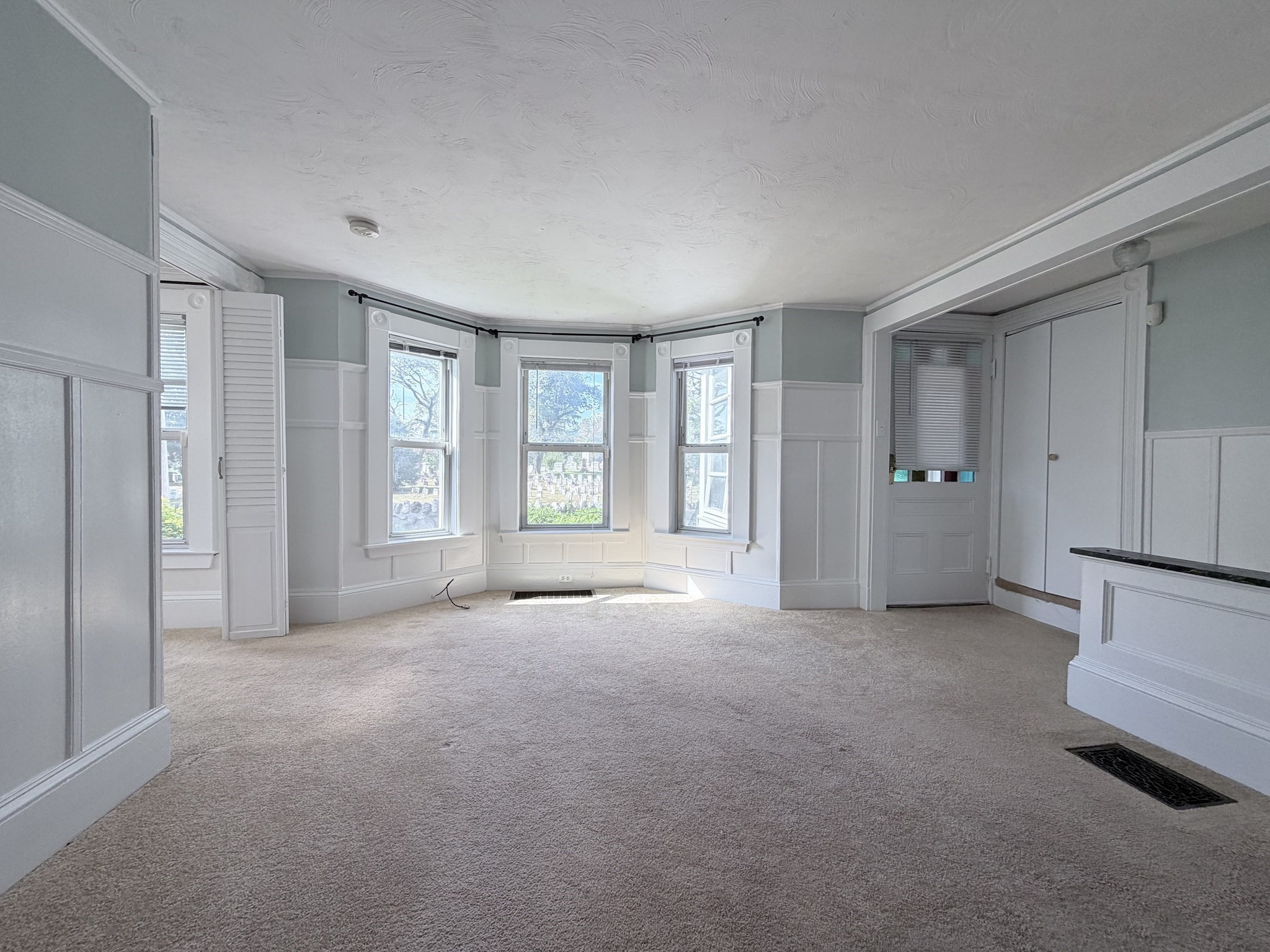 231 Forest St # 231 Property Photo 3