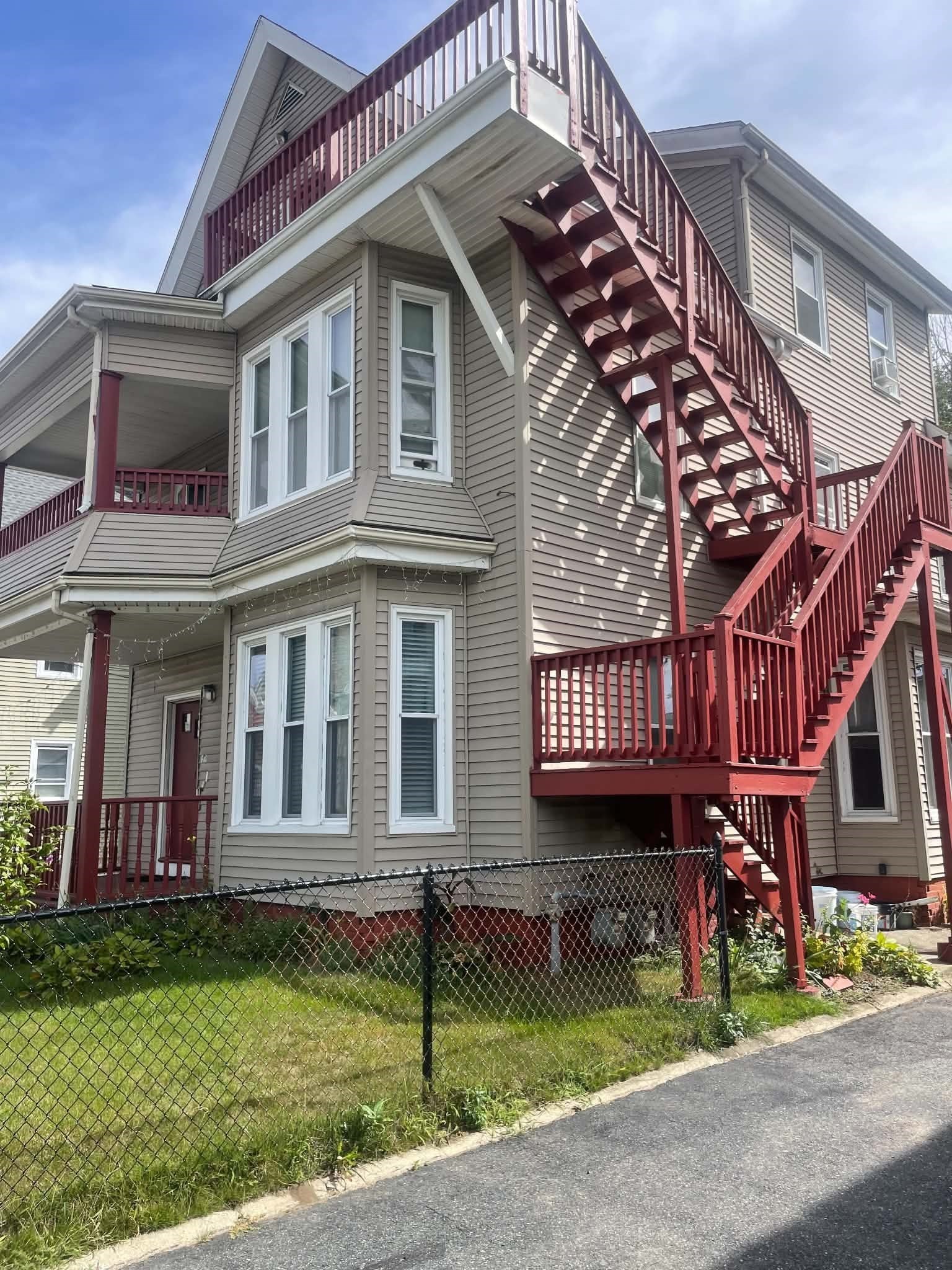 19 Temple St Property Photo 1