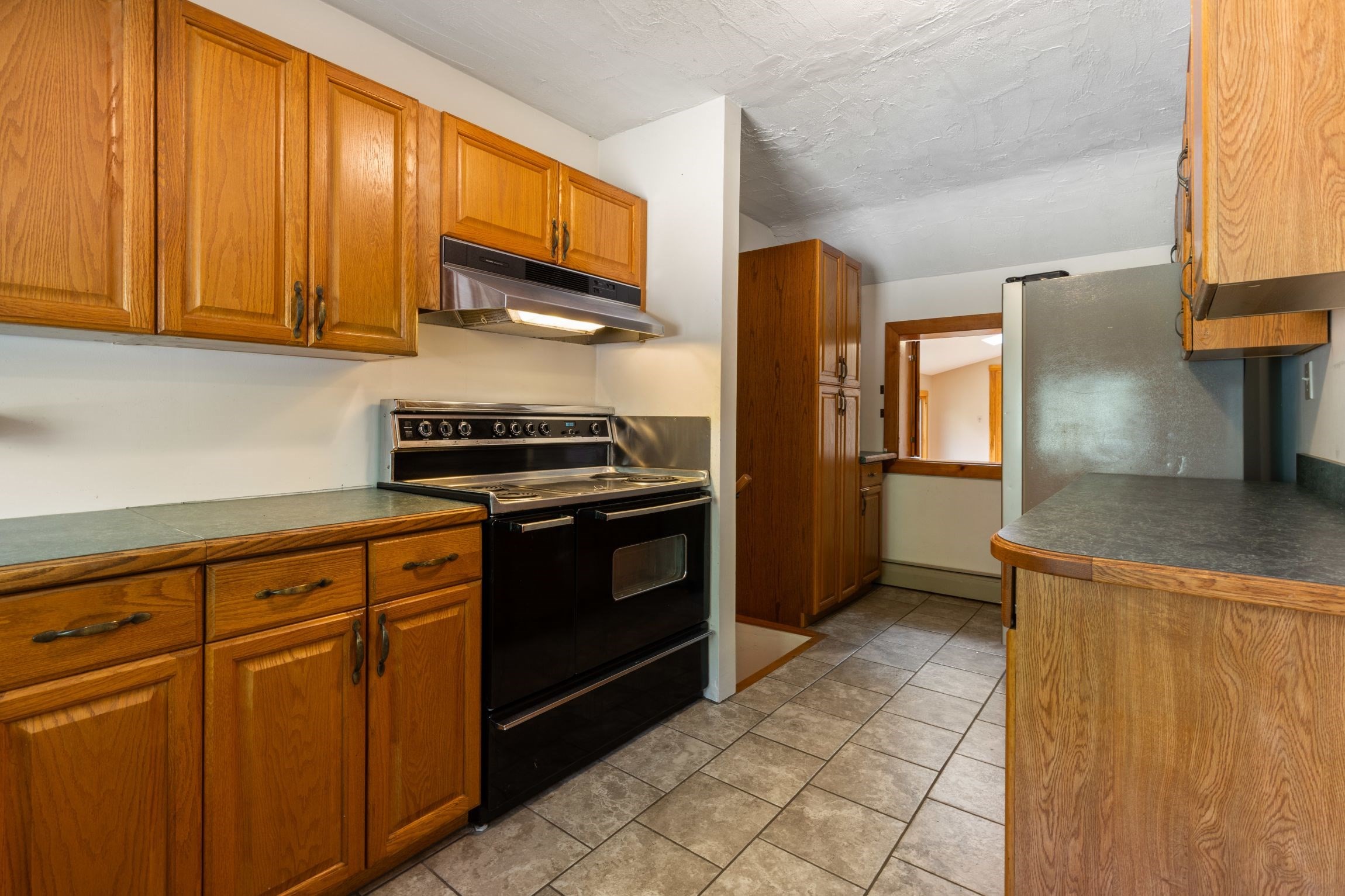 609 Oxford St S Property Photo 10