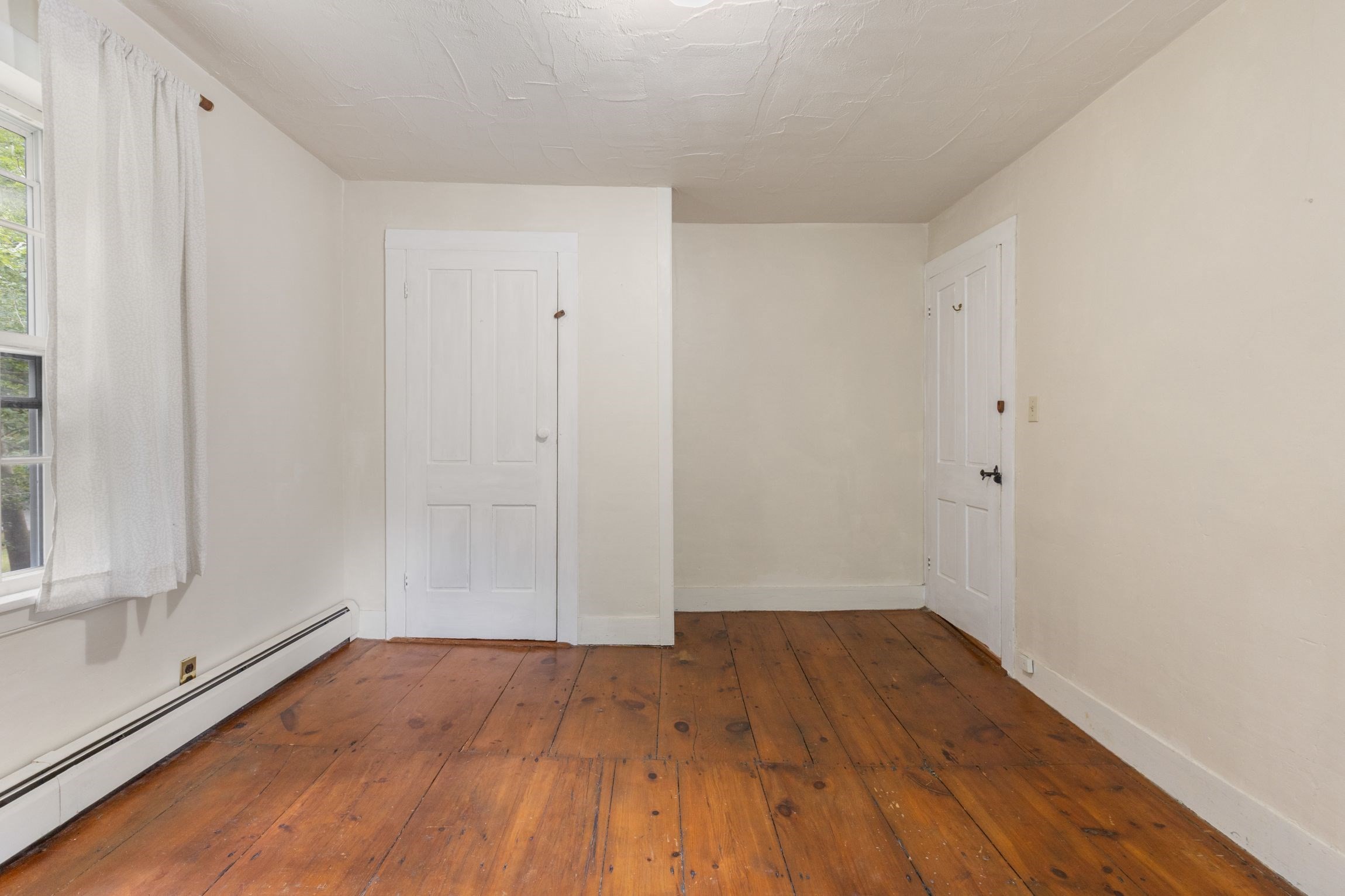 609 Oxford St S Property Photo 17