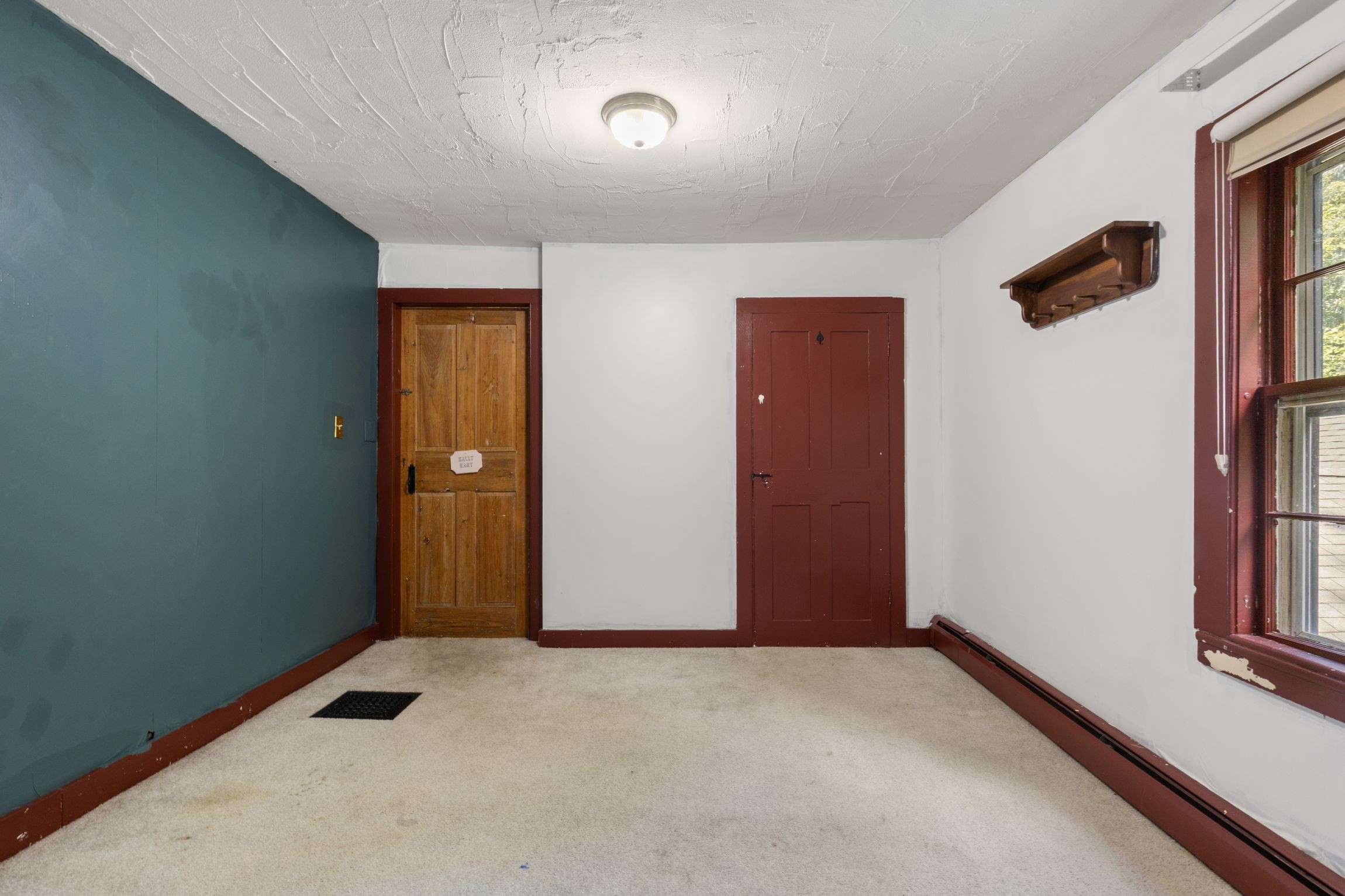 609 Oxford St S Property Photo 19