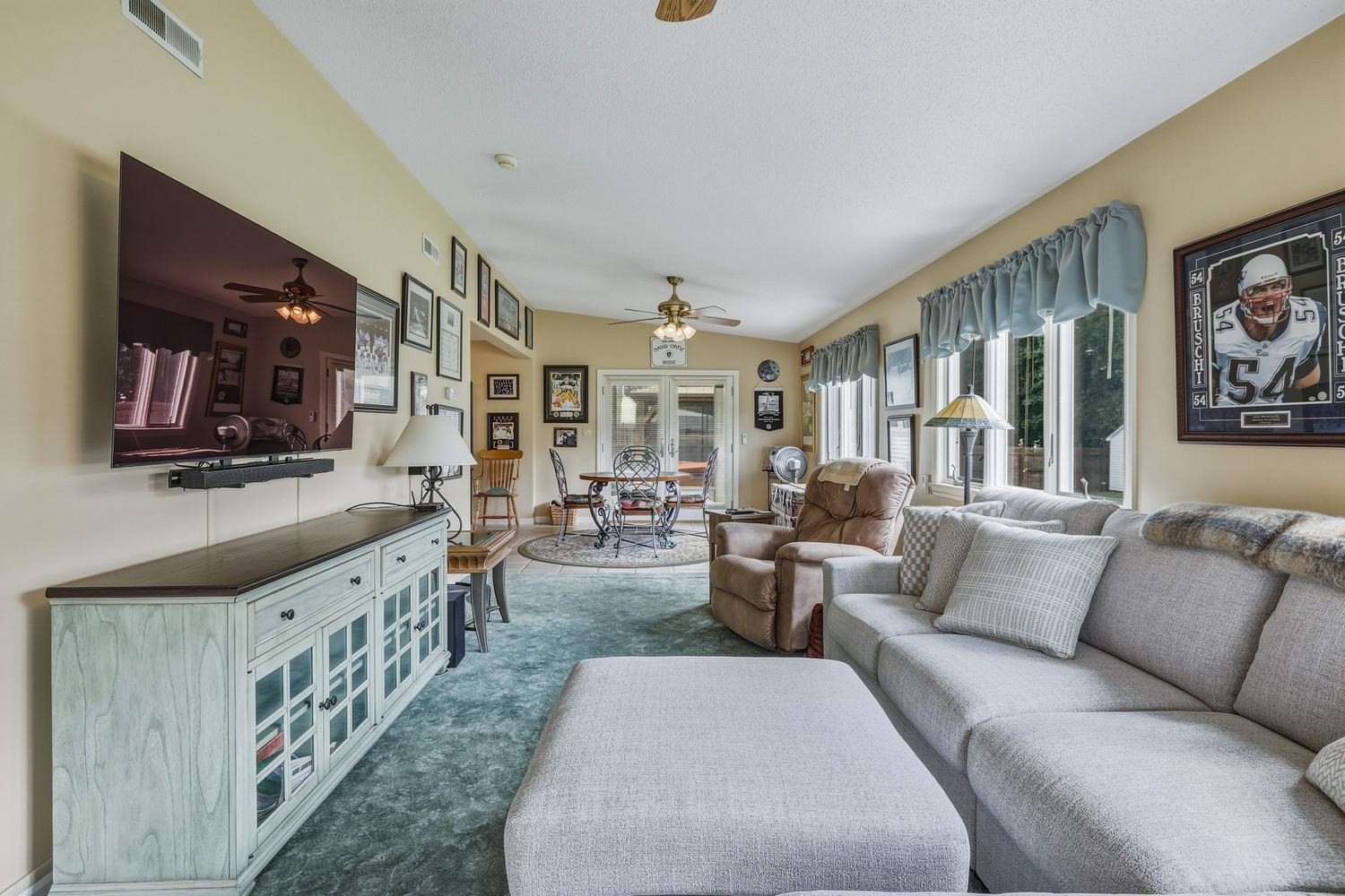 15 Somerset St Property Photo 18