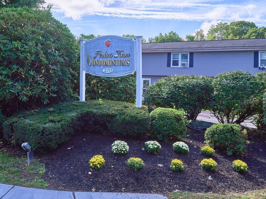 270 Sunderland Rd # 40 Property Photo 1