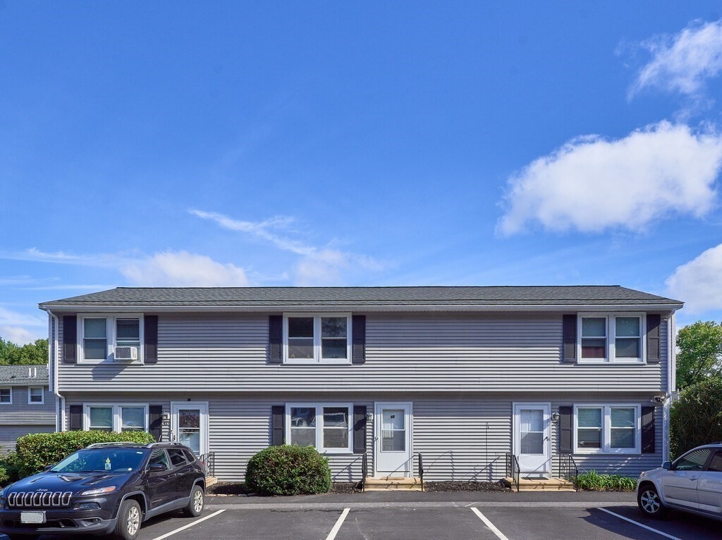 270 Sunderland Rd # 40 Property Photo 2