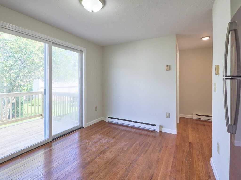 270 Sunderland Rd # 40 Property Photo 7