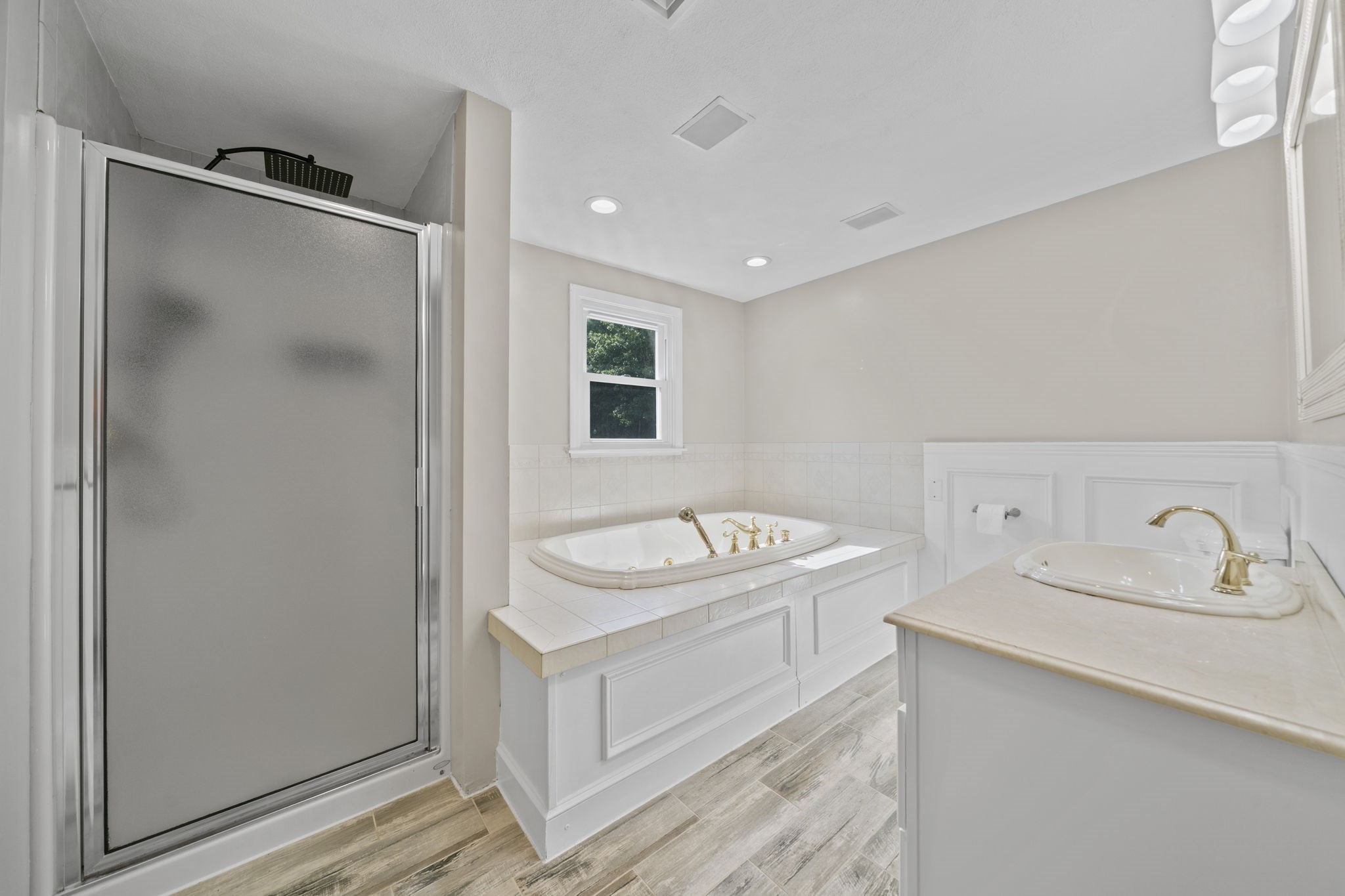 10 Cottonwood Court Property Photo 17