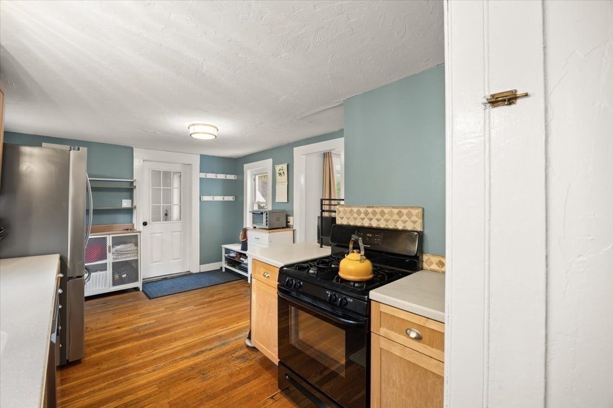 24 School Street Property Photo 12