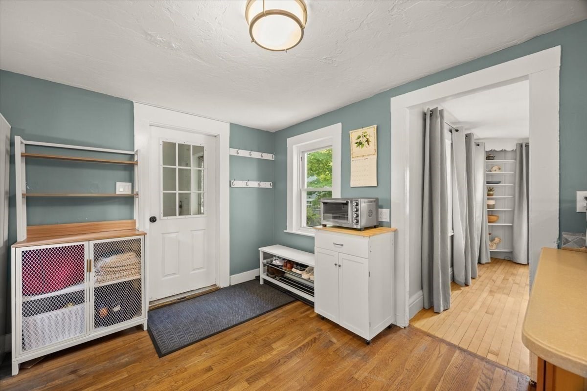 24 School Street Property Photo 16
