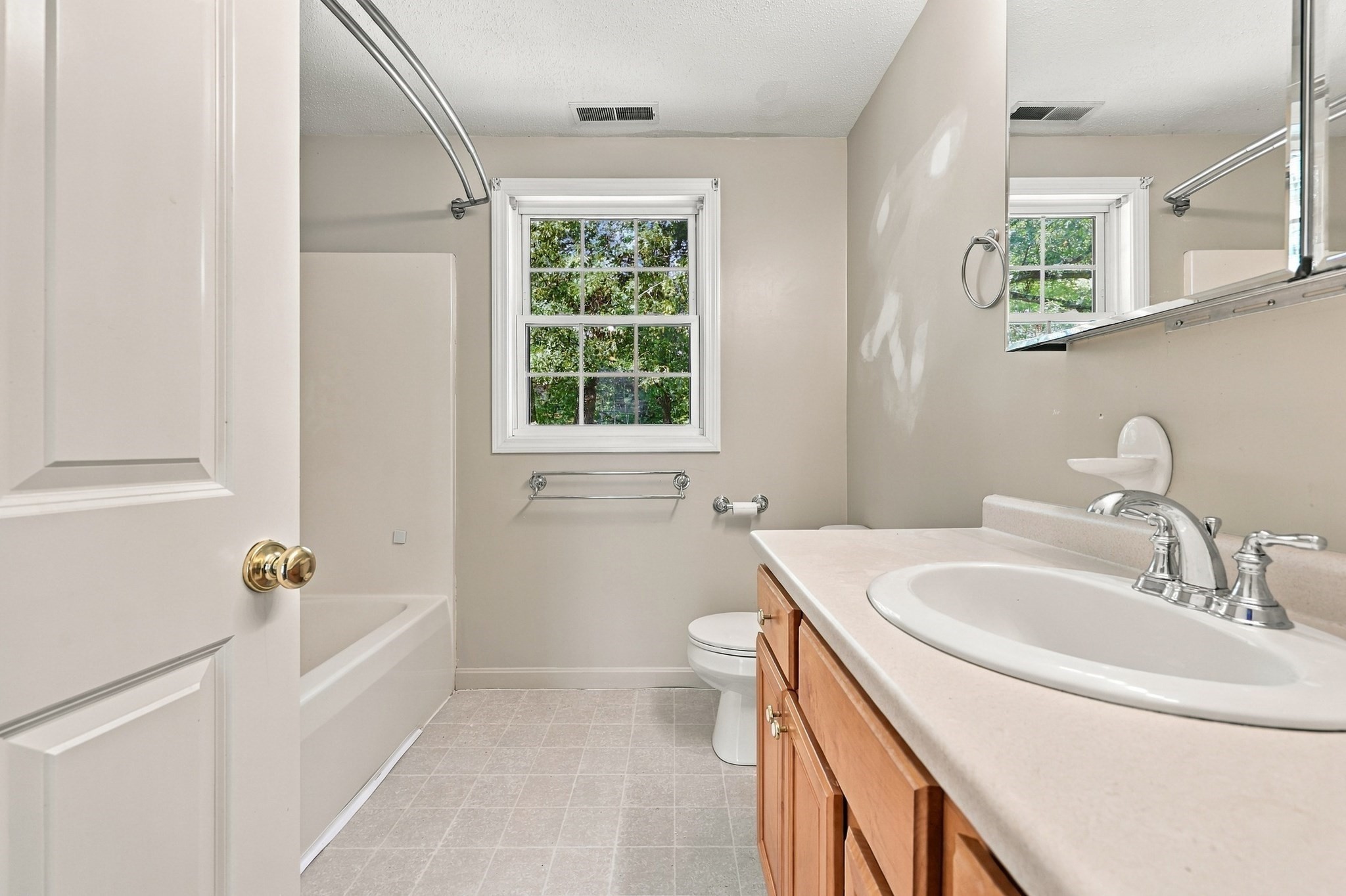 16 Lancaster Road Property Photo 32