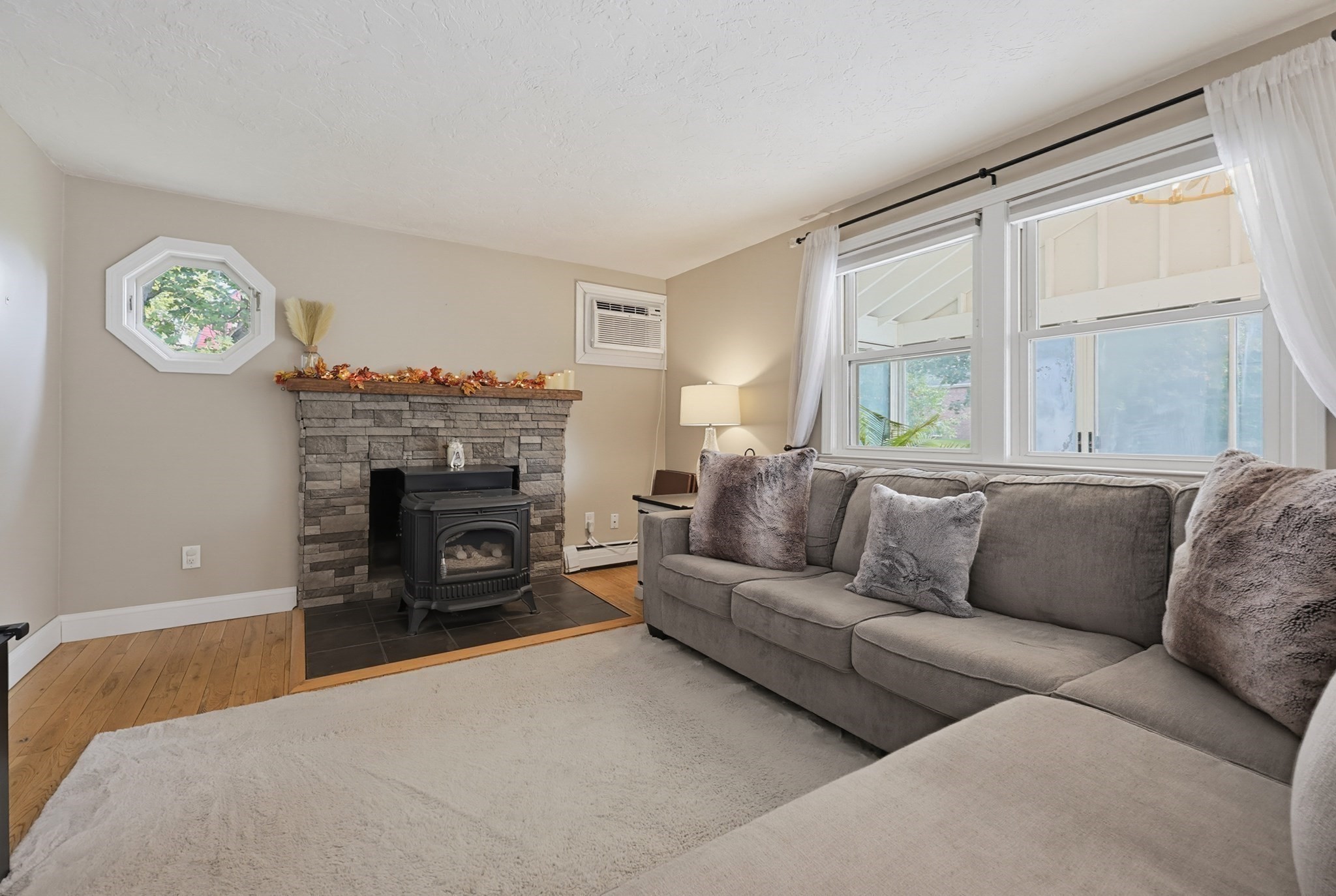 112 Wales St Property Photo 6