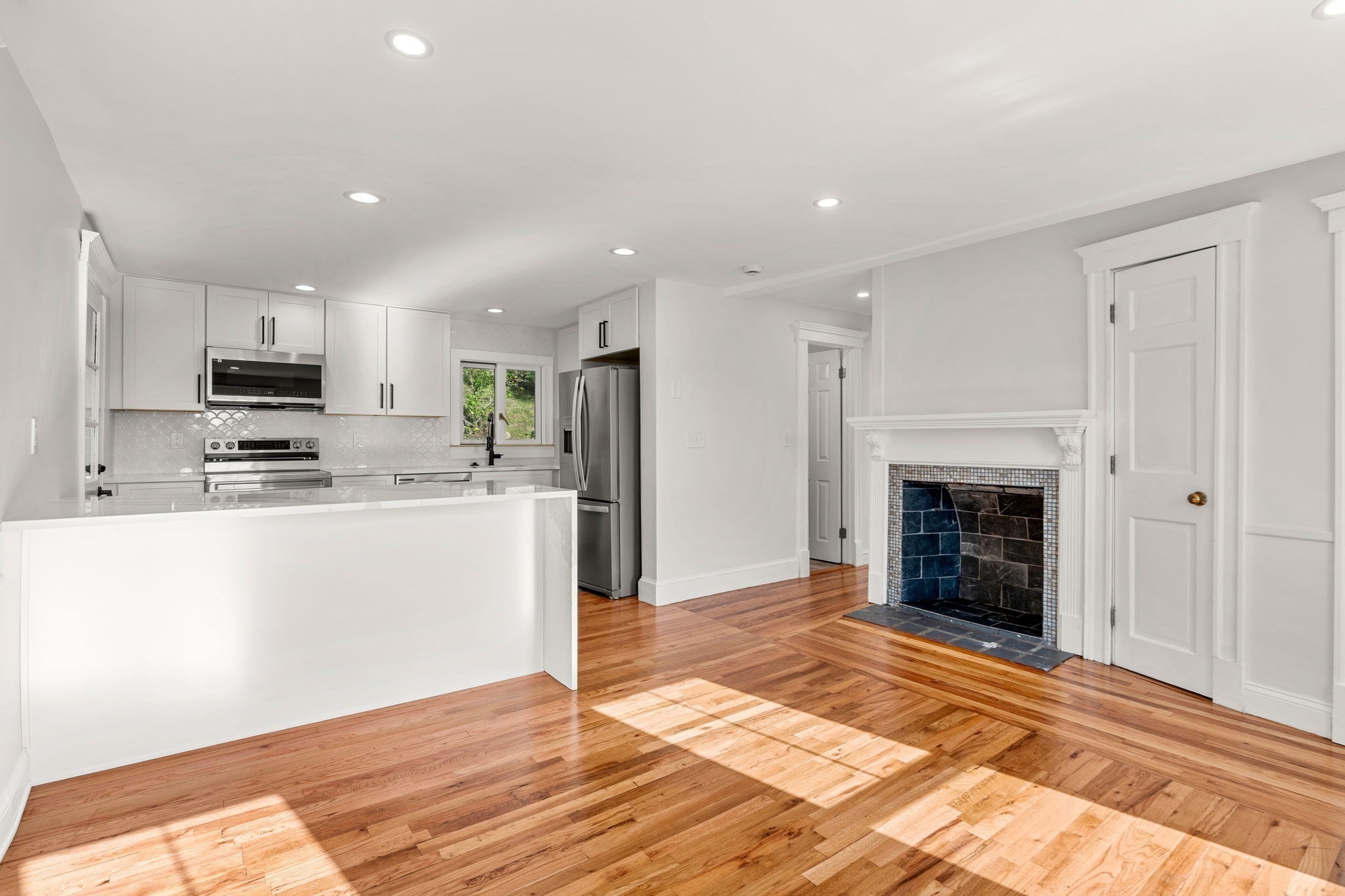 17 Cottage Street Property Photo 6