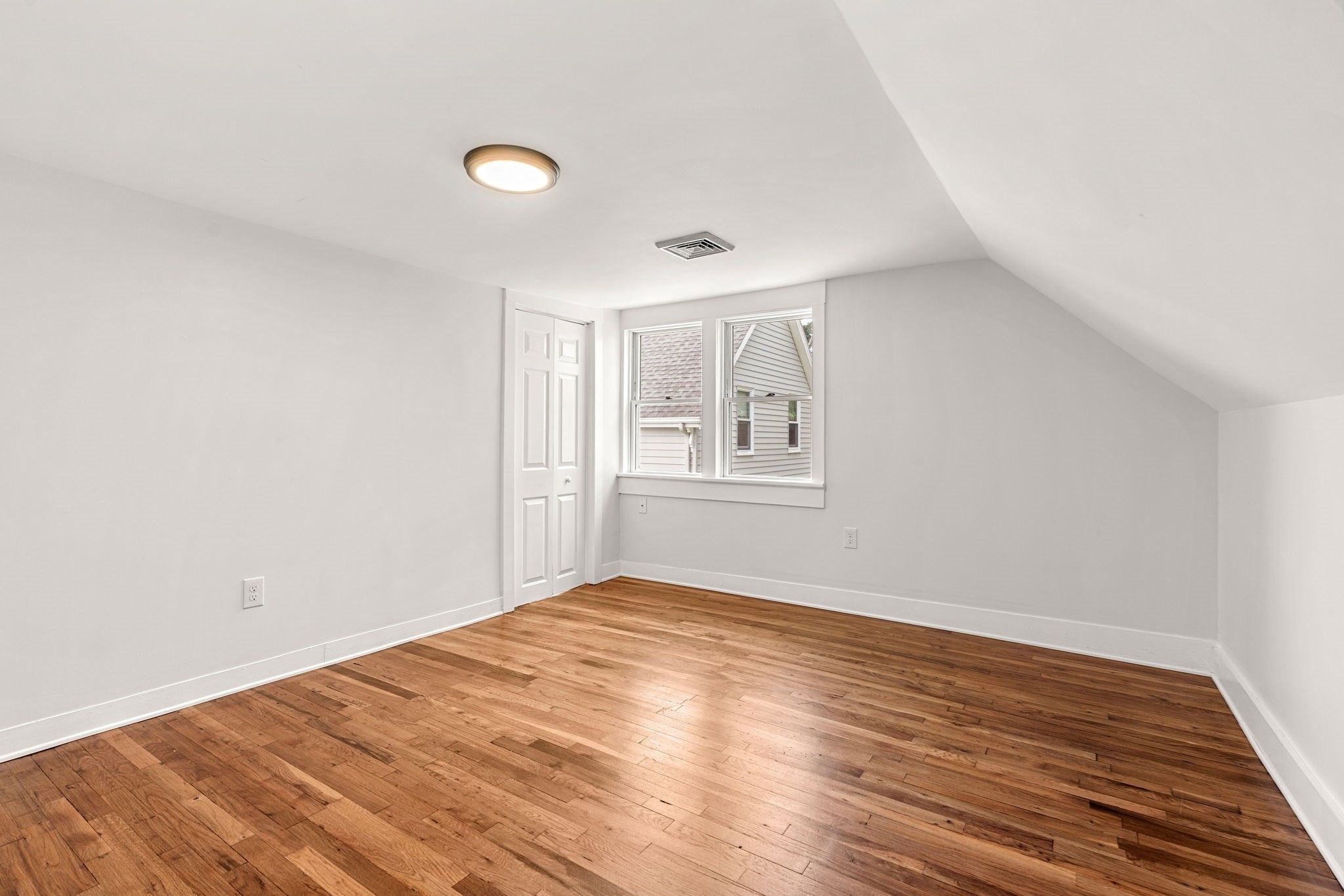 17 Cottage Street Property Photo 15